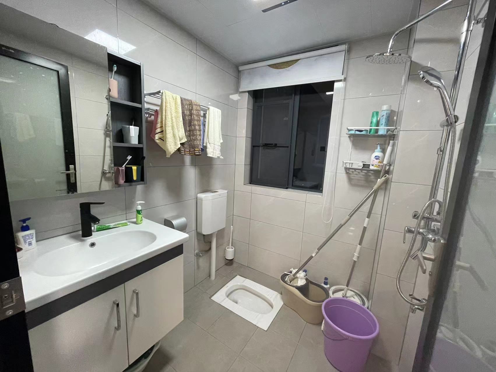 青龙湾(中央小镇) 3室2厅2卫 65.00万 青龙湾(中央小镇) 3室2厅2卫 65.00万室内图