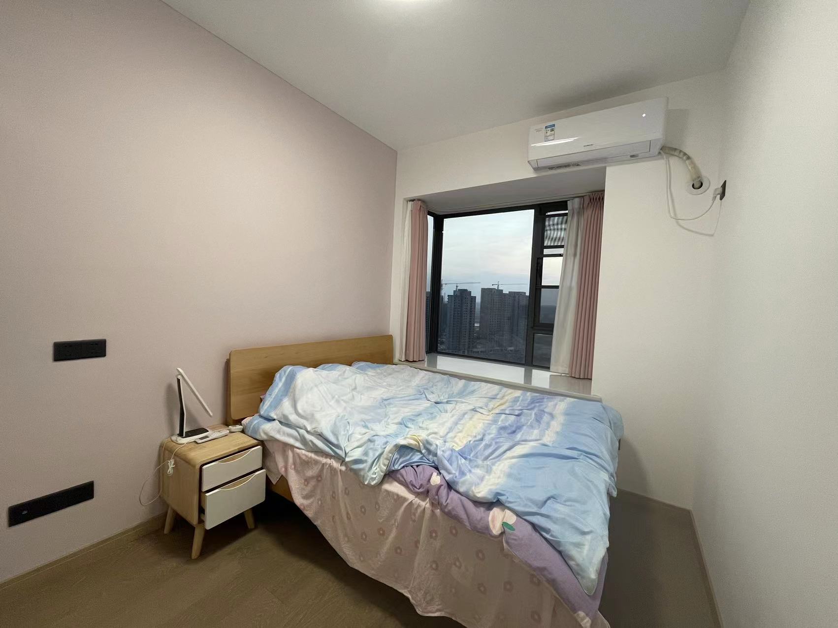 青龙湾(中央小镇) 3室2厅2卫 65.00万 青龙湾(中央小镇) 3室2厅2卫 65.00万室内图