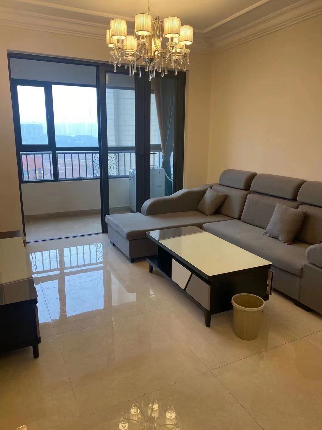 恒大华府  2室2厅1卫    61.8万 恒大华府  2室2厅1卫    61.8万室内图