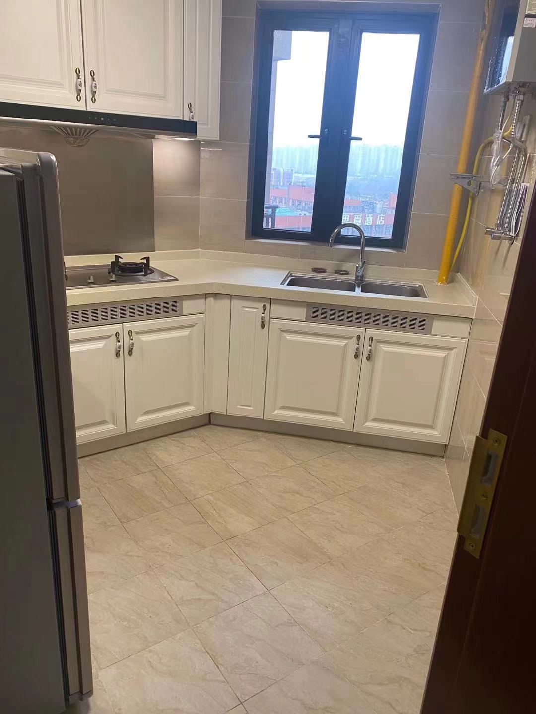 恒大华府  2室2厅1卫    61.8万 恒大华府  2室2厅1卫    61.8万室内图