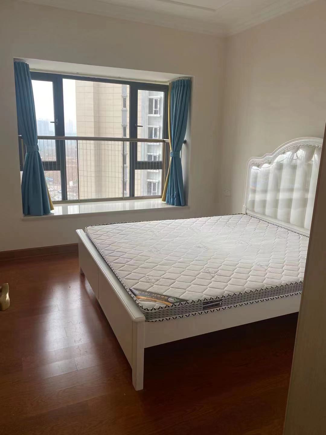 恒大华府  2室2厅1卫    61.8万 恒大华府  2室2厅1卫    61.8万室内图