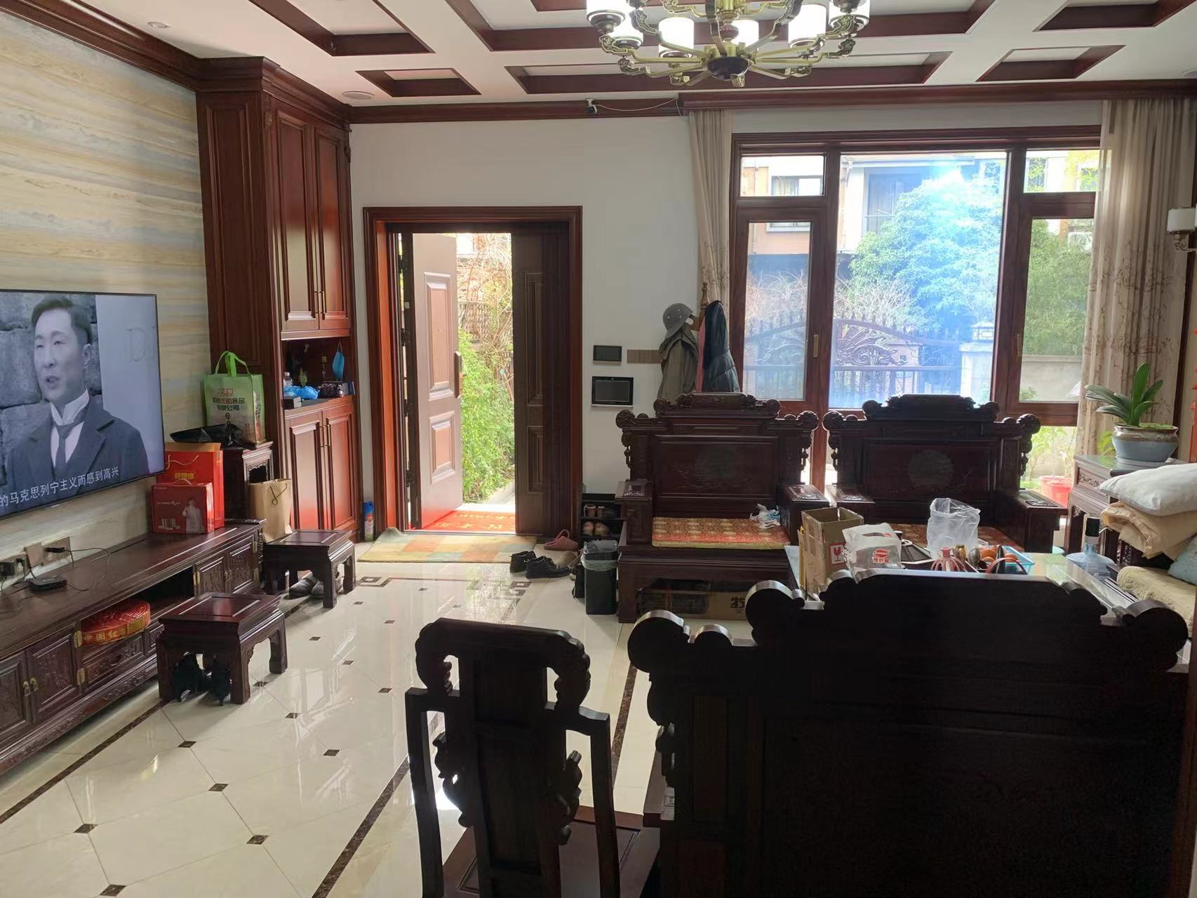 城市公园 7室2厅4卫 290.00万 城市公园 7室2厅4卫 290.00万室内图