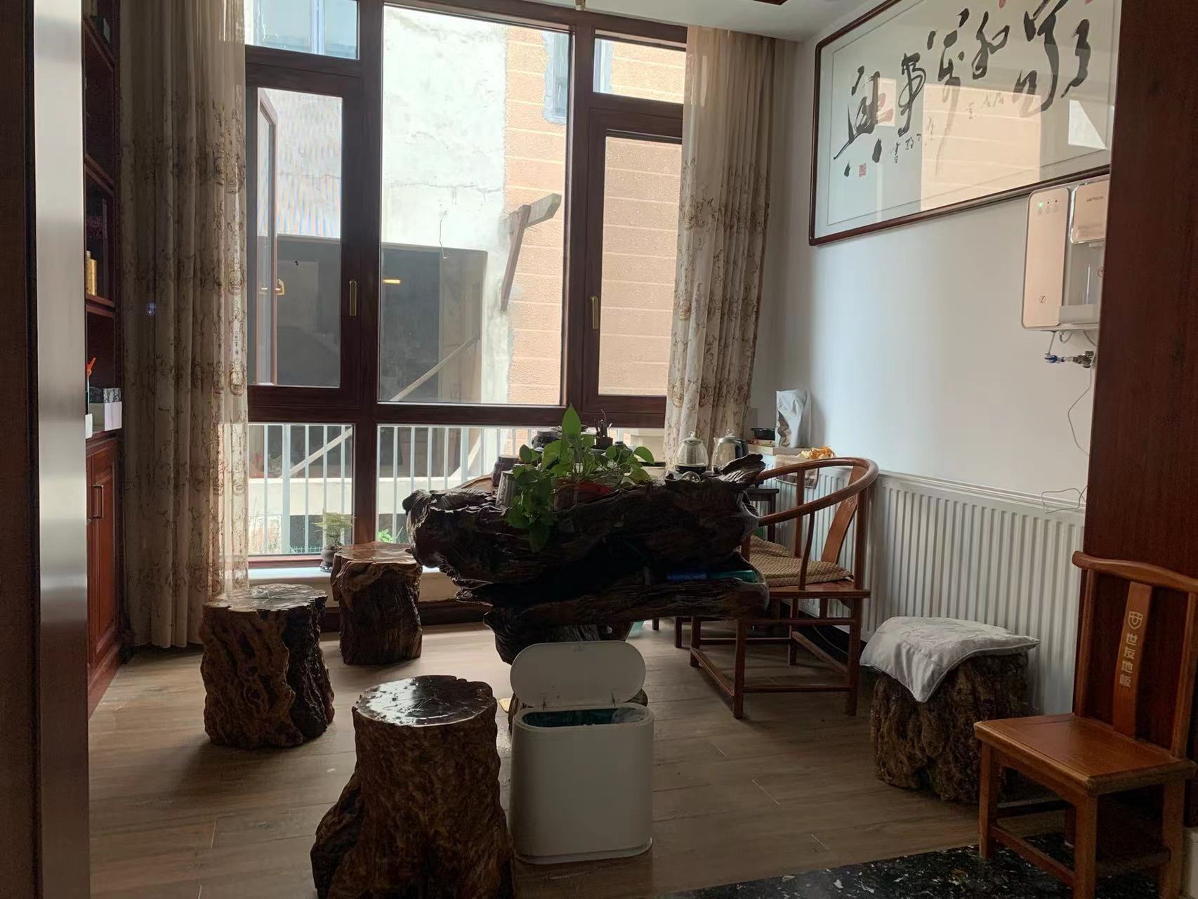 城市公园 7室2厅4卫 290.00万 城市公园 7室2厅4卫 290.00万室内图