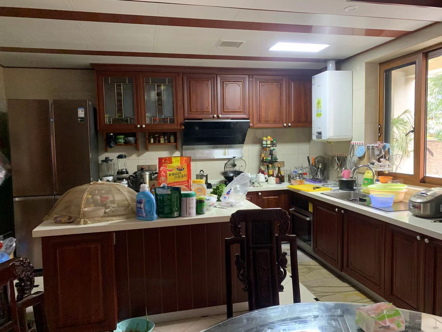 城市公园 7室2厅4卫 290.00万 城市公园 7室2厅4卫 290.00万室内图