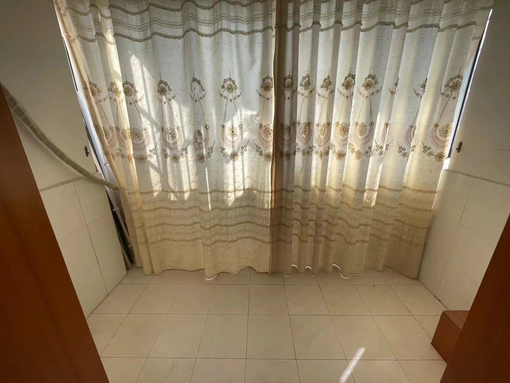 莲花小区 3室2厅2卫 60.00万 莲花小区 3室2厅2卫 60.00万室内图