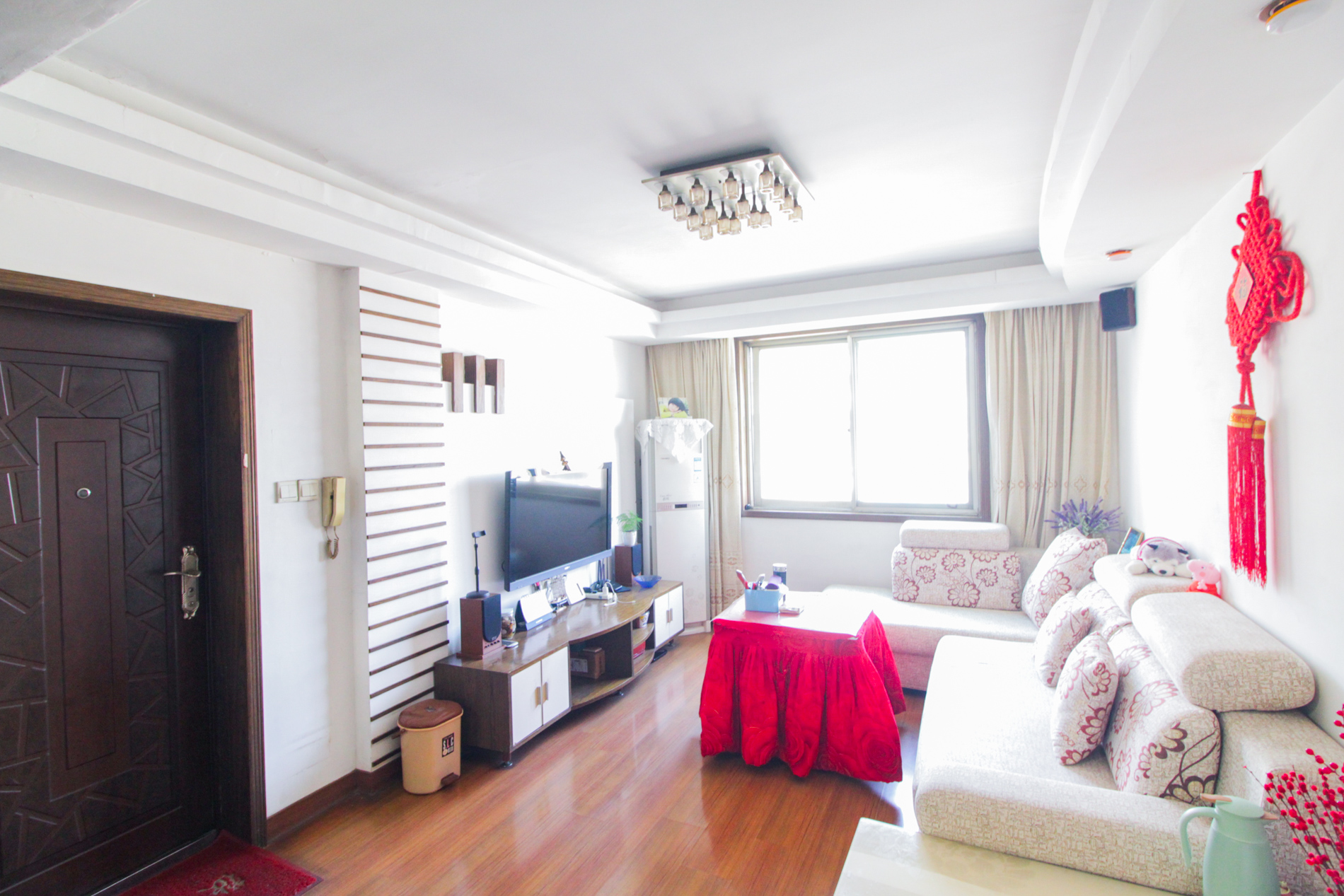 远大小区单位房  3室2厅1卫    62.0万客厅