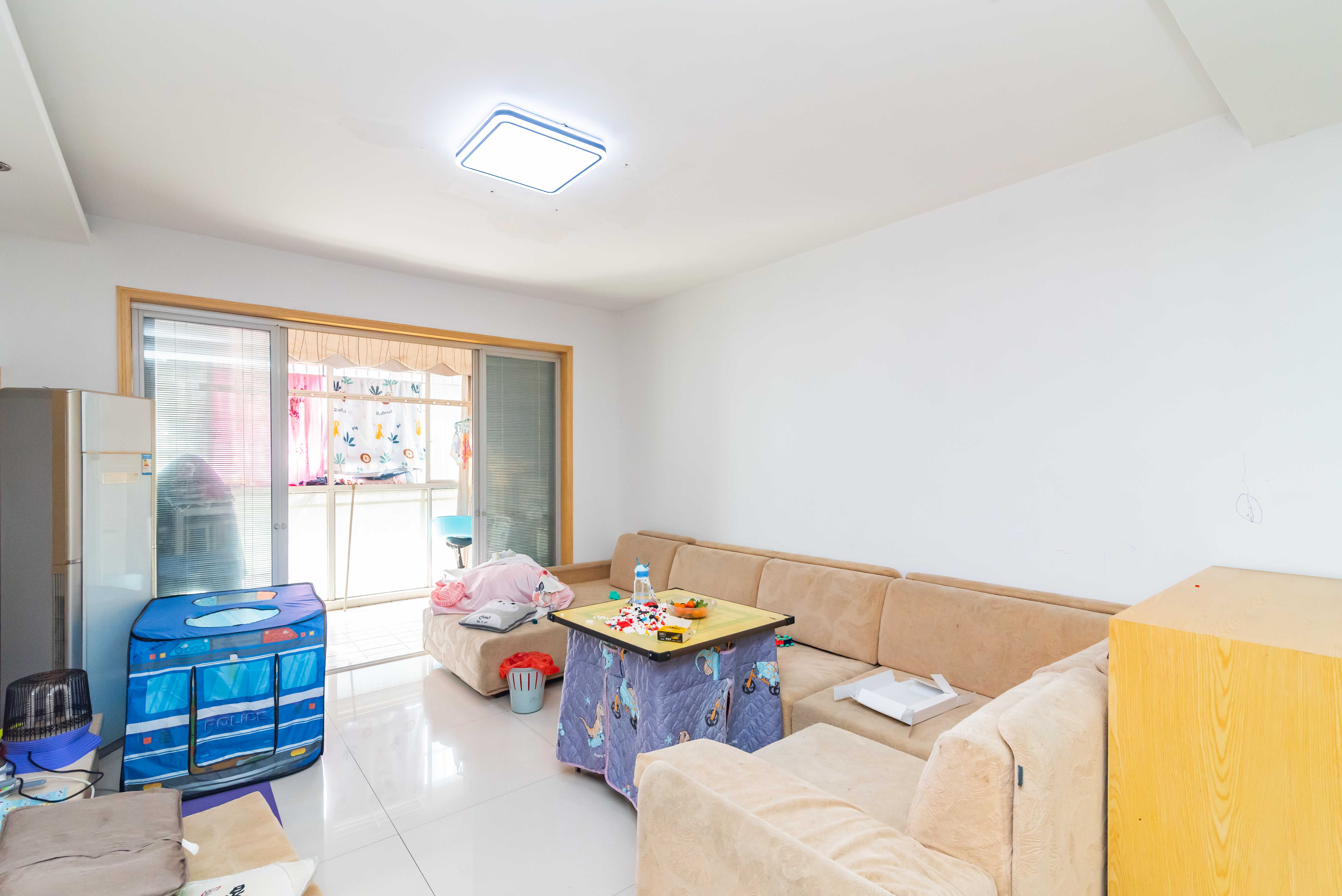 紫晶城 3室2厅1卫 52.00万 紫晶城 3室2厅1卫 52.00万客厅