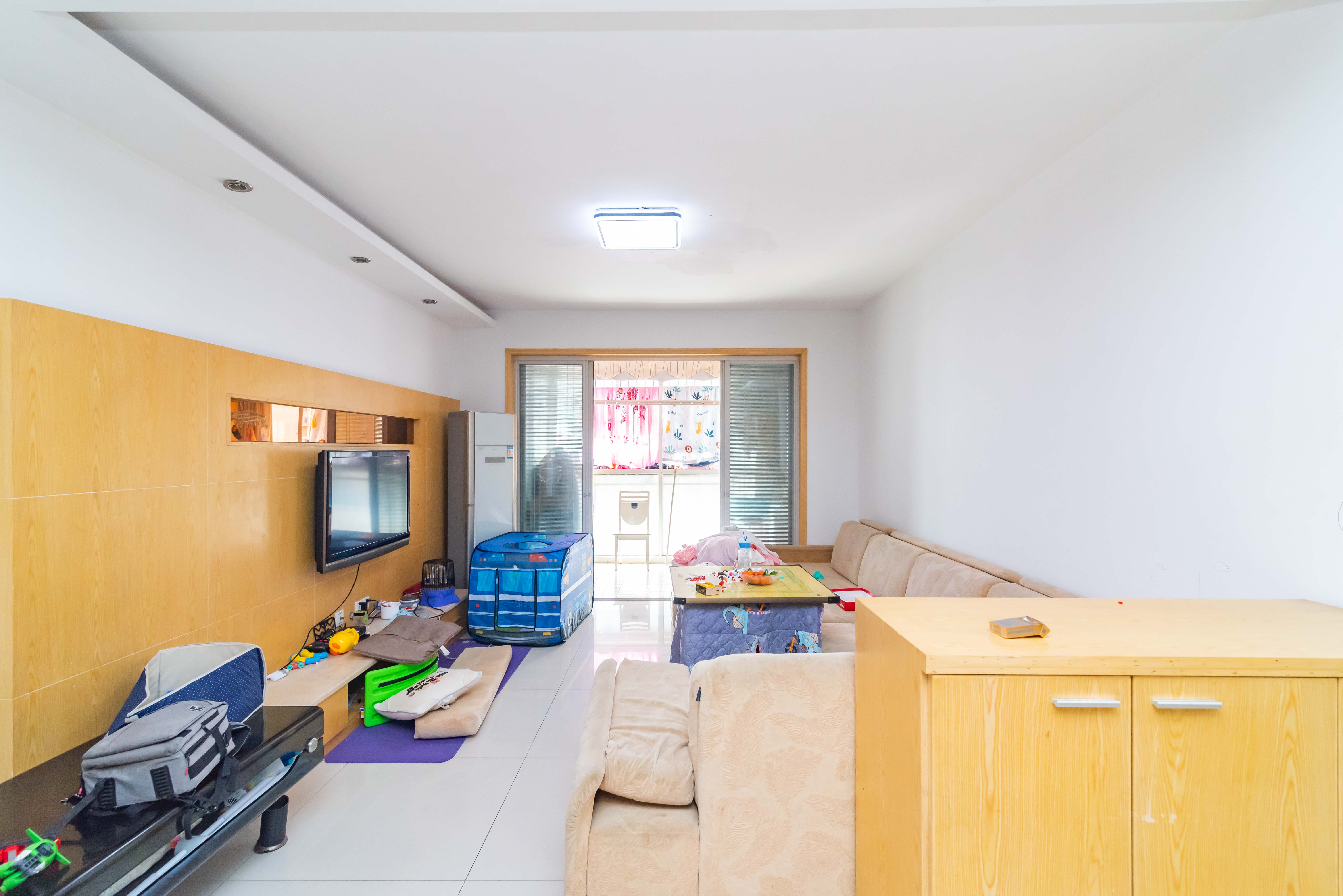 紫晶城 3室2厅1卫 52.00万 紫晶城 3室2厅1卫 52.00万客厅