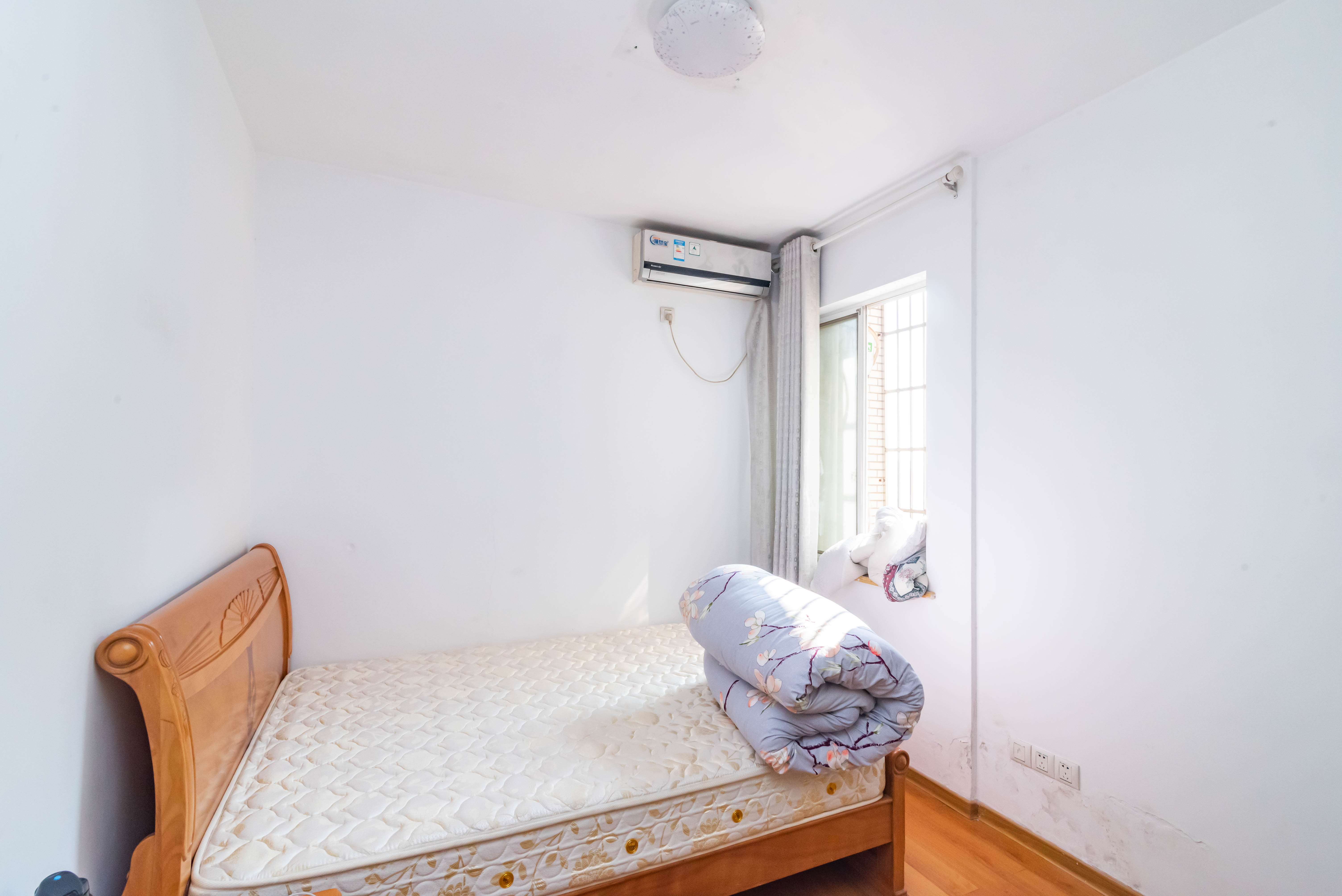 紫晶城 3室2厅1卫 52.00万 紫晶城 3室2厅1卫 52.00万卧室