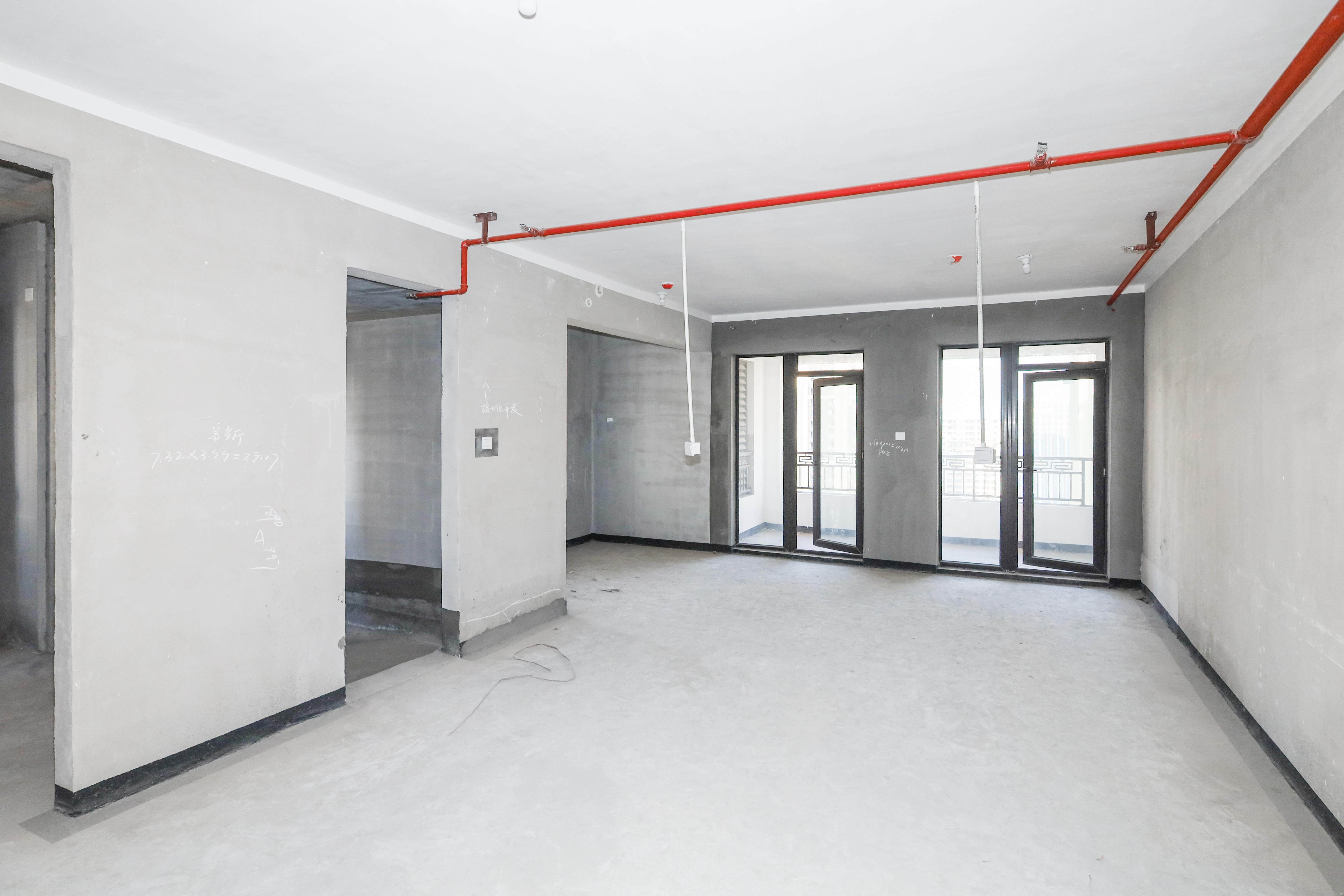 建发央著  4室2厅2卫   270.00万客厅
