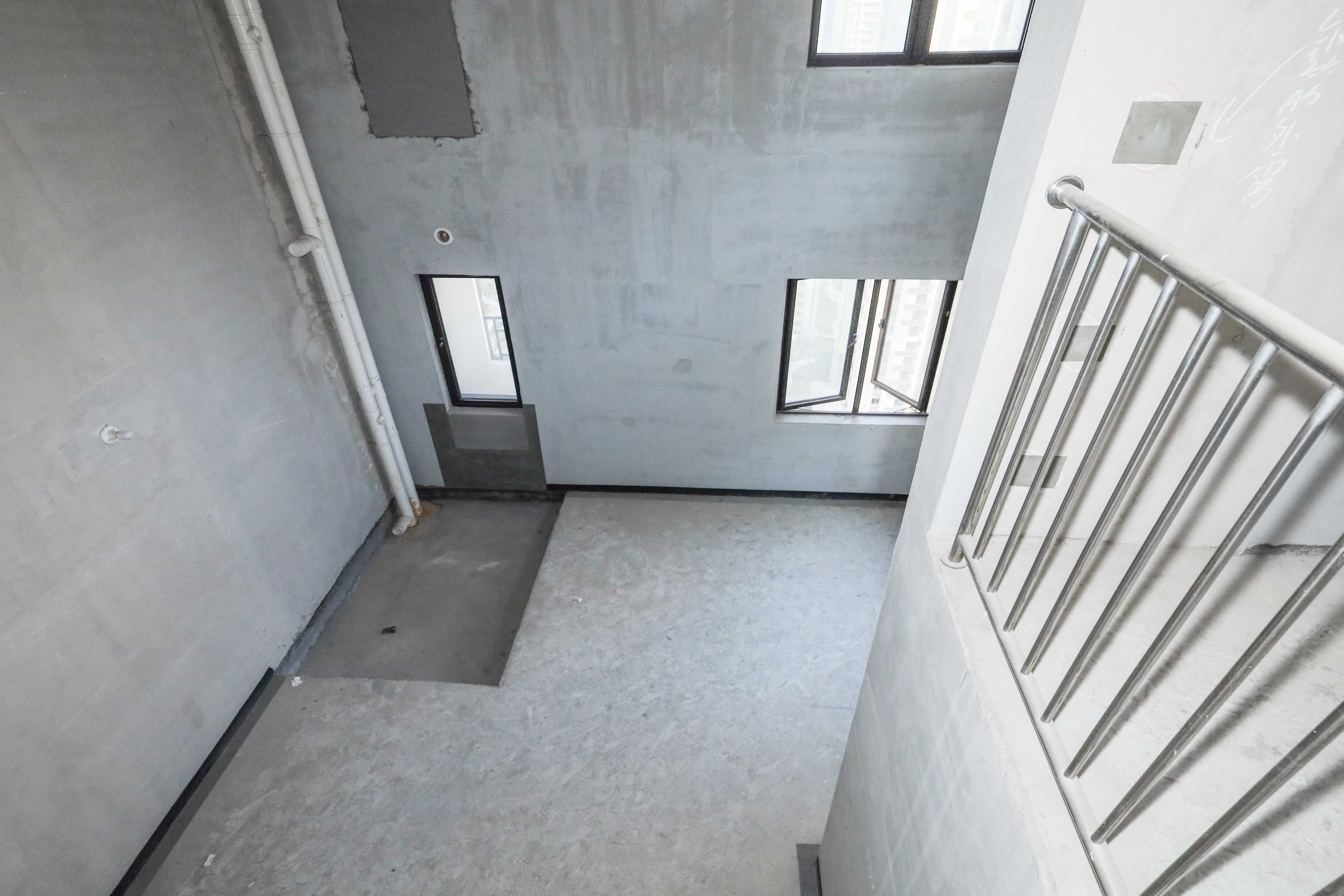 建发央著  4室2厅2卫   270.00万其他