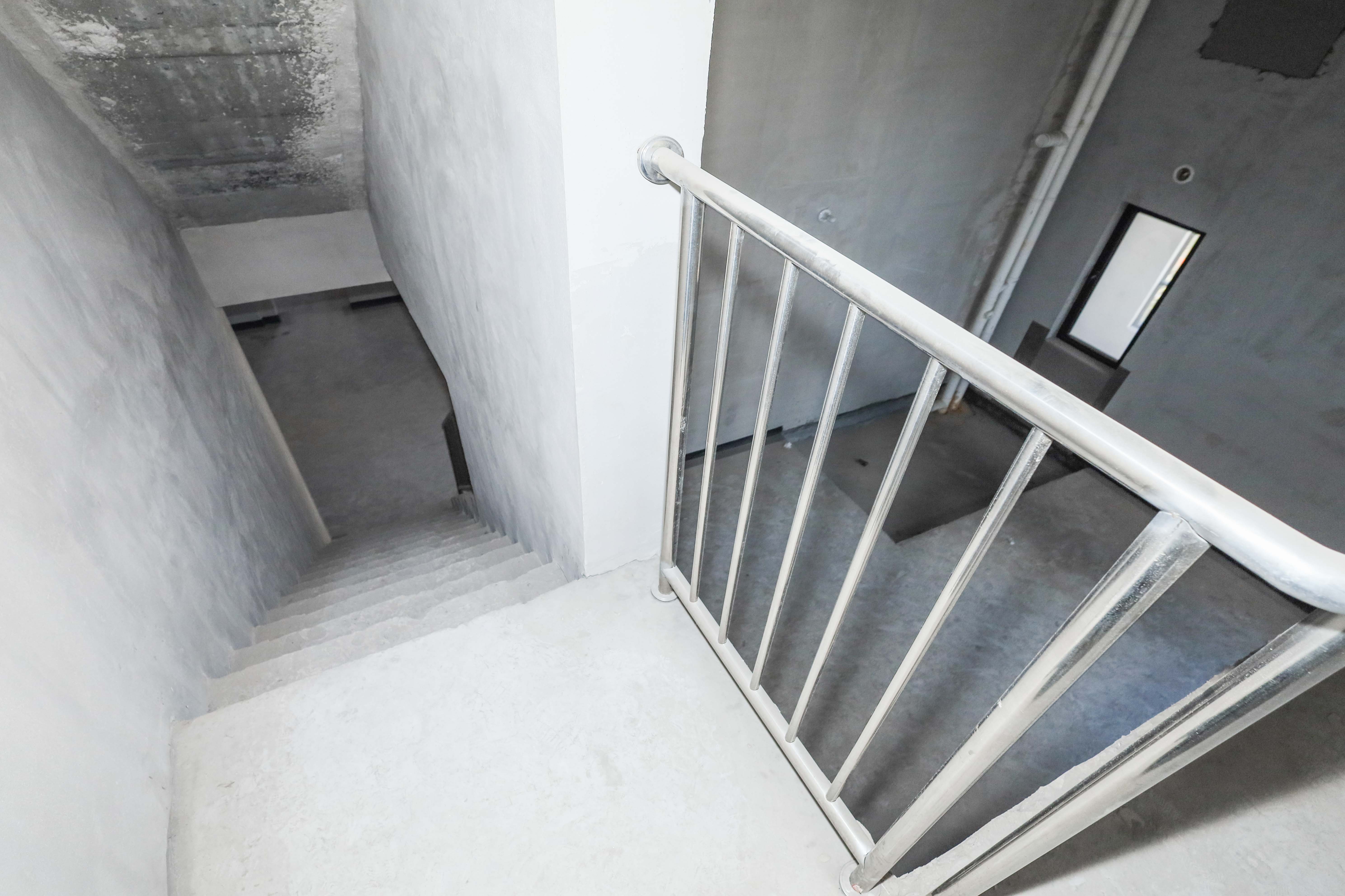 建发央著  4室2厅2卫   270.00万其他