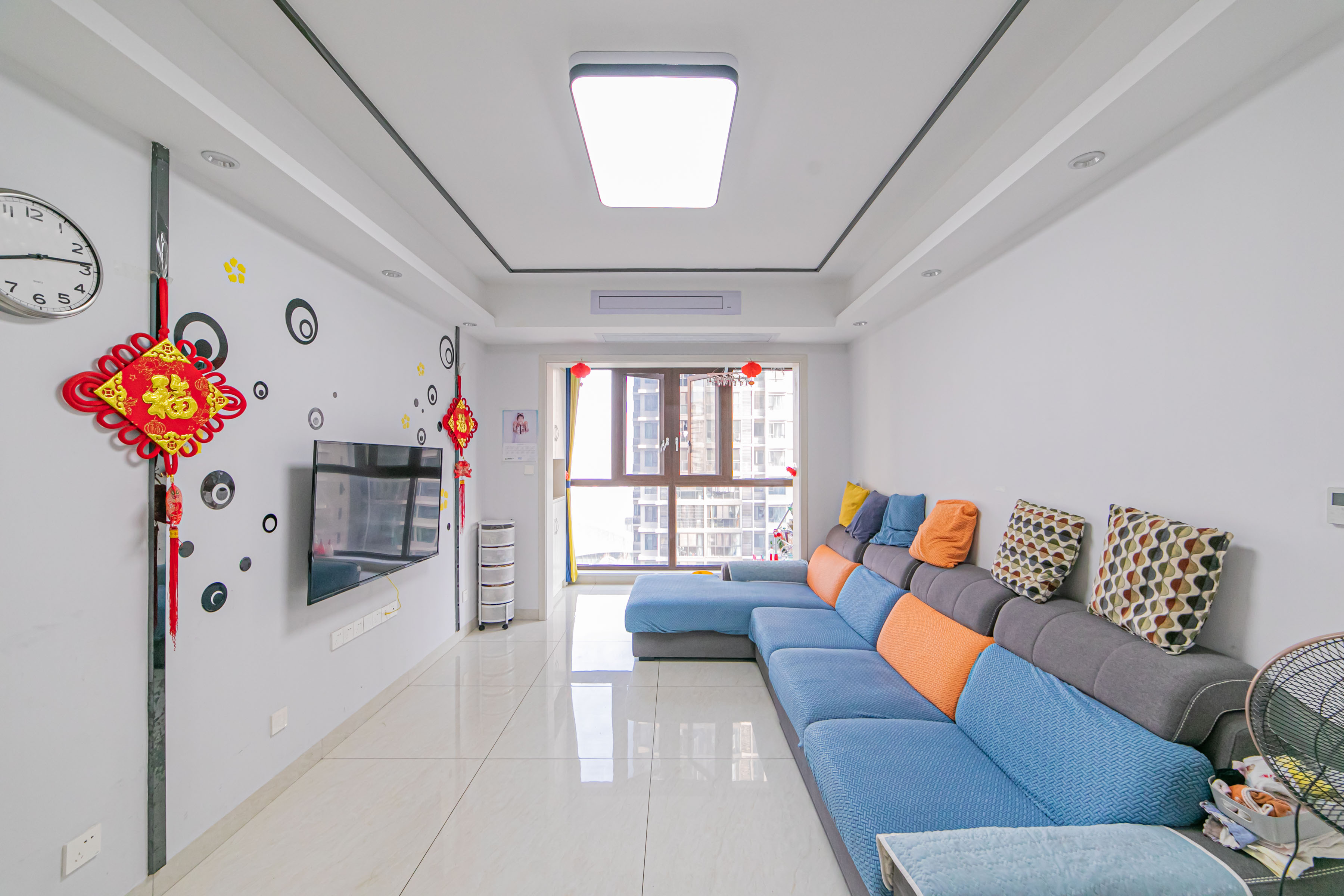 恒基凯旋门三期 3室2厅1卫 85.00万 恒基凯旋门三期 3室2厅1卫 85.00万客厅