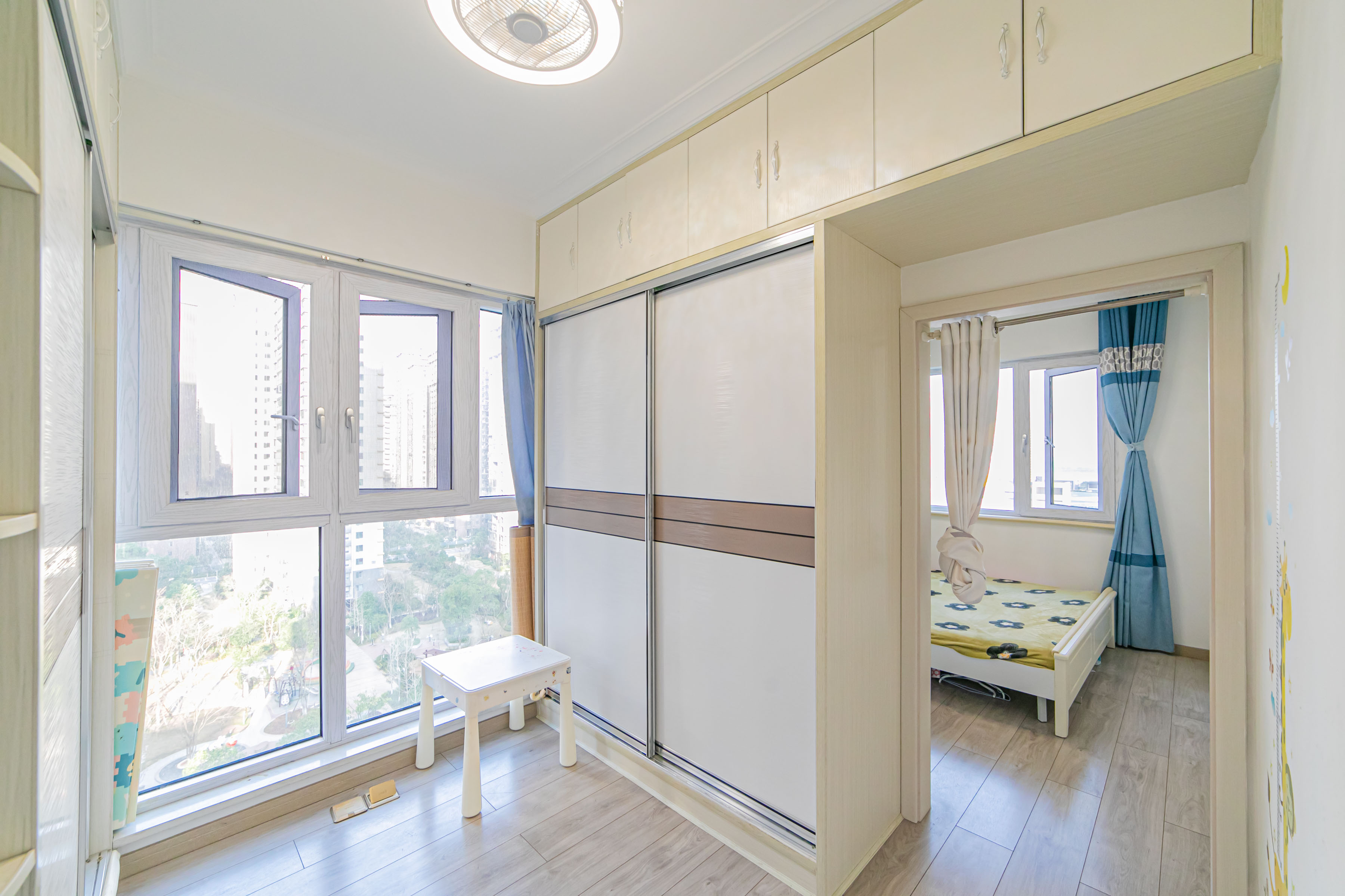 恒基凯旋门三期 3室2厅1卫 85.00万 恒基凯旋门三期 3室2厅1卫 85.00万卧室