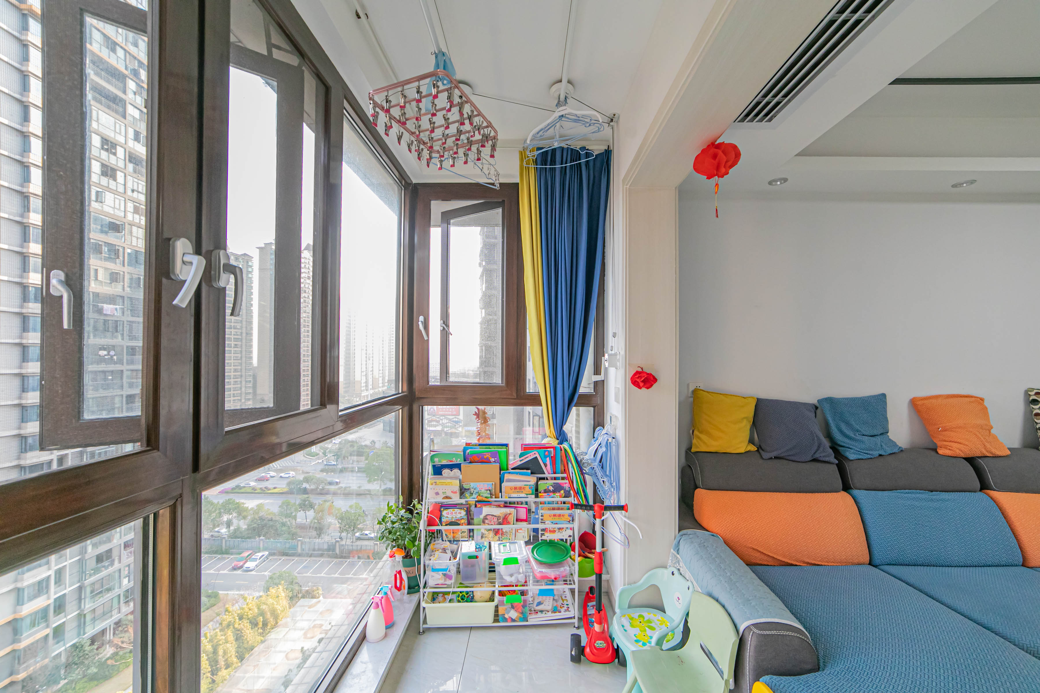 恒基凯旋门三期 3室2厅1卫 85.00万 恒基凯旋门三期 3室2厅1卫 85.00万阳台