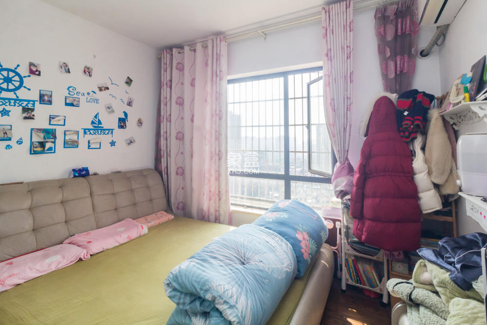 中國(guó)鐵建國(guó)際城二期  3室2廳1衛(wèi)   60.00萬(wàn)