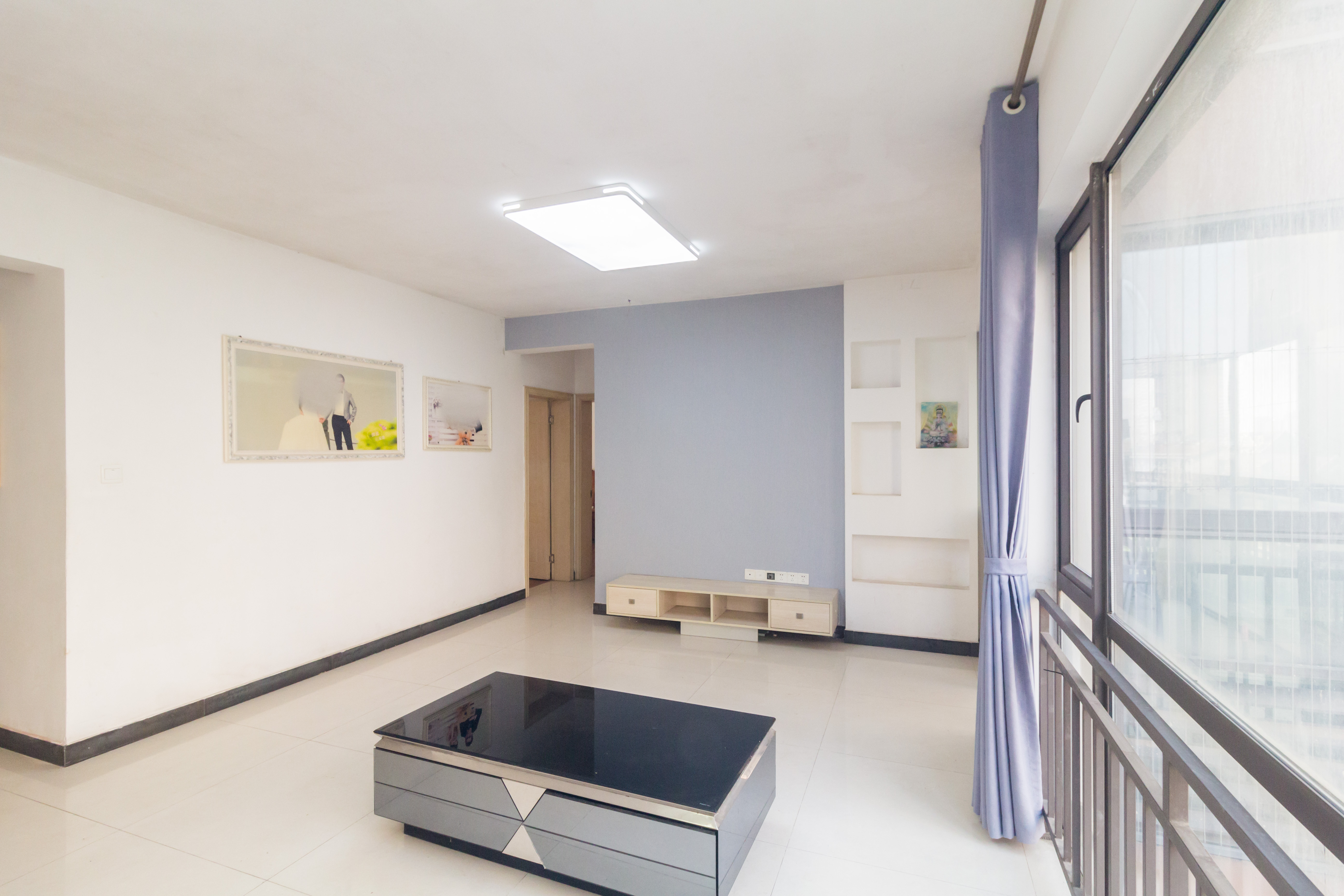 旭辉华庭 3室2厅1卫 68.00万 旭辉华庭 3室2厅1卫 68.00万客厅