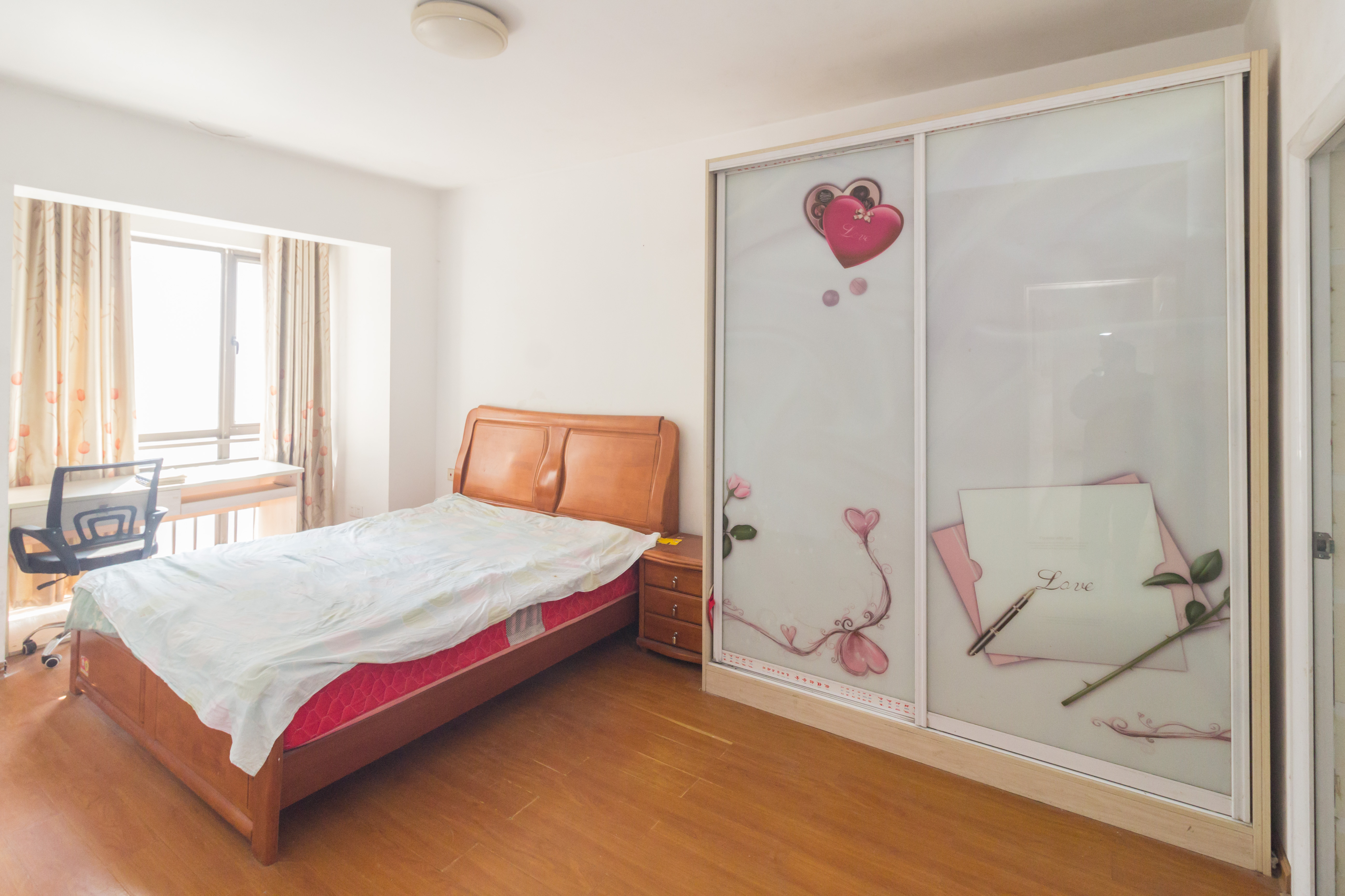 旭辉华庭 3室2厅1卫 68.00万 旭辉华庭 3室2厅1卫 68.00万卧室