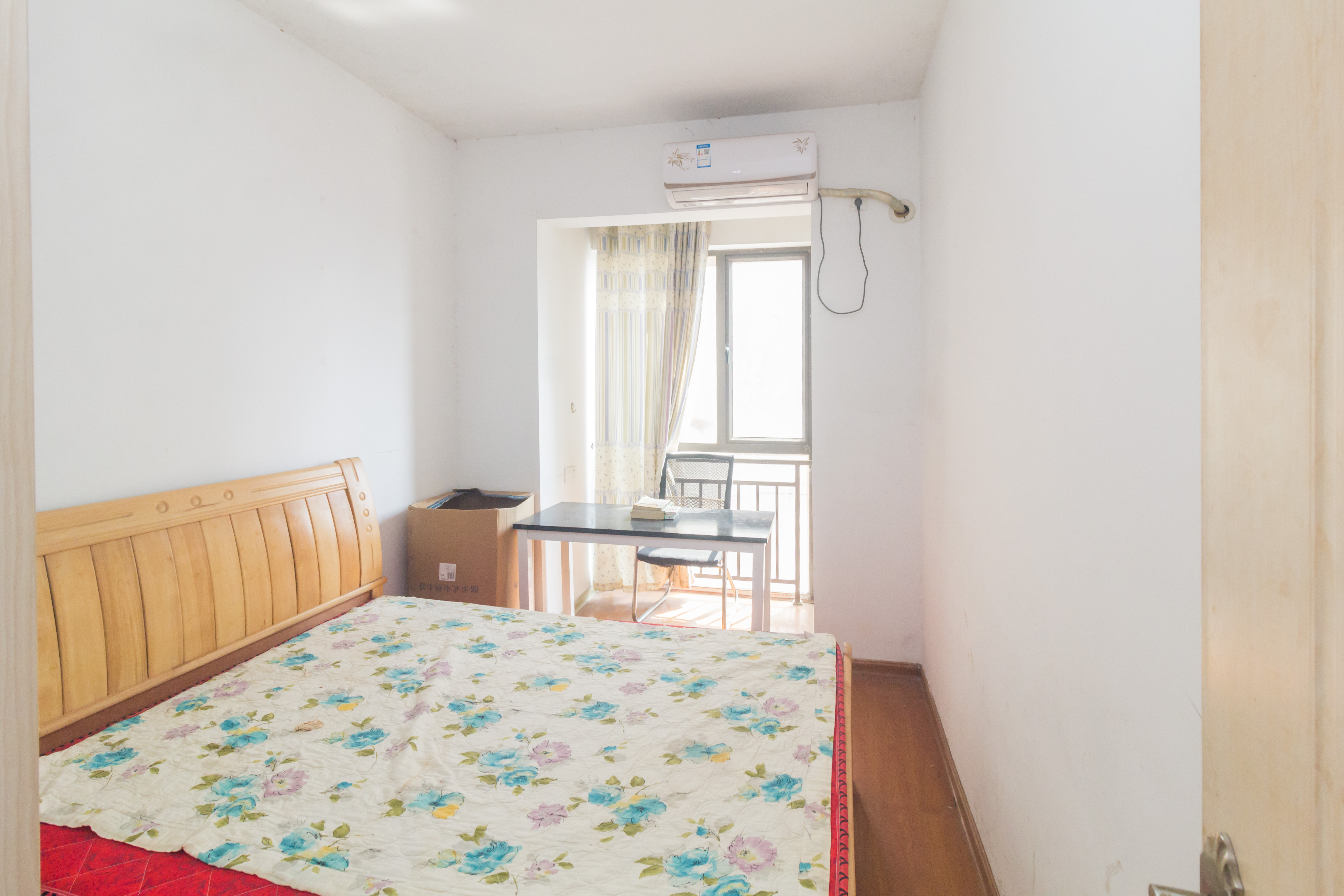 旭辉华庭 3室2厅1卫 68.00万 旭辉华庭 3室2厅1卫 68.00万卧室