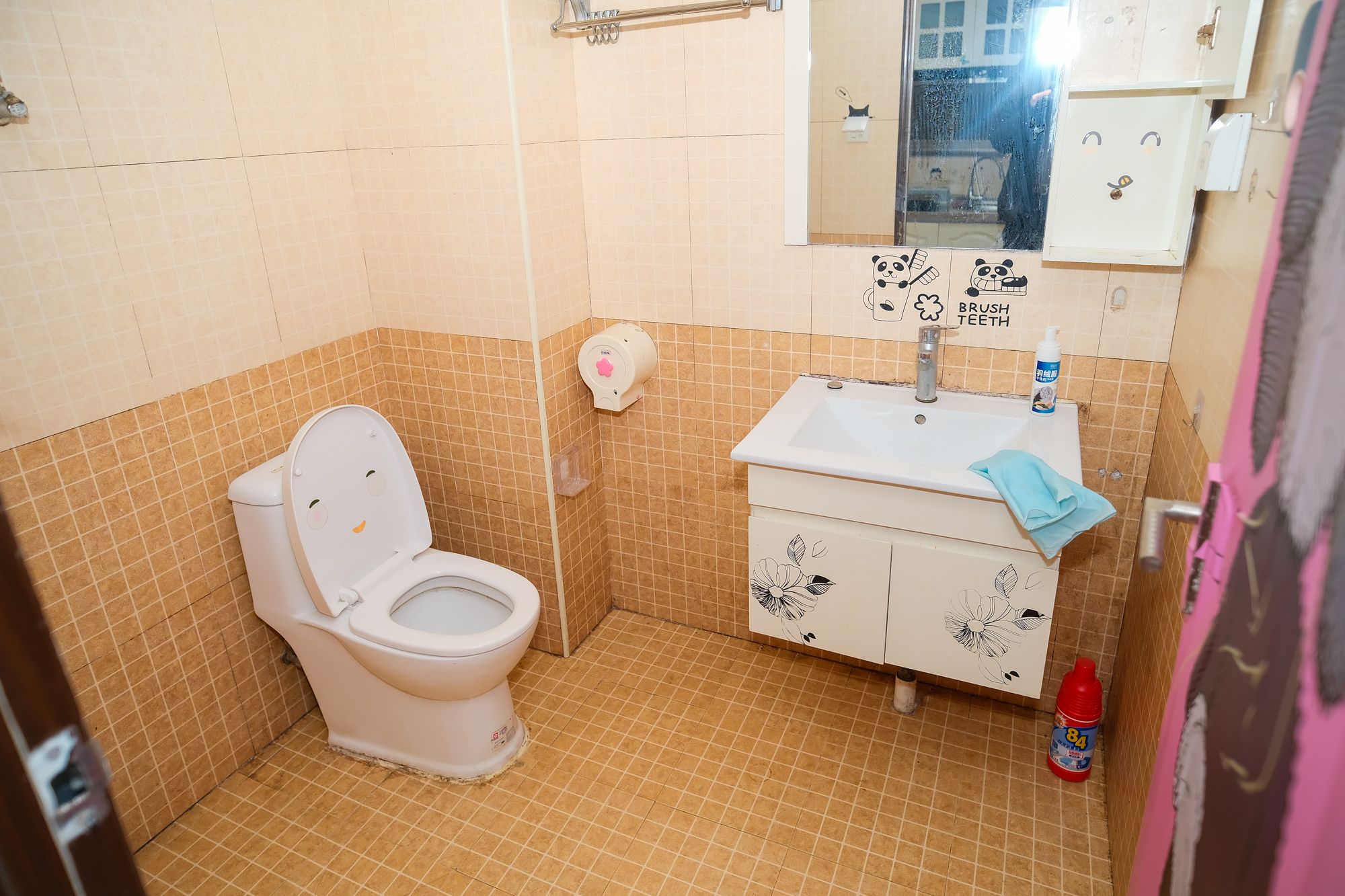 世景华庭 1室1厅1卫 17.50万 世景华庭 1室1厅1卫 17.50万卫生间