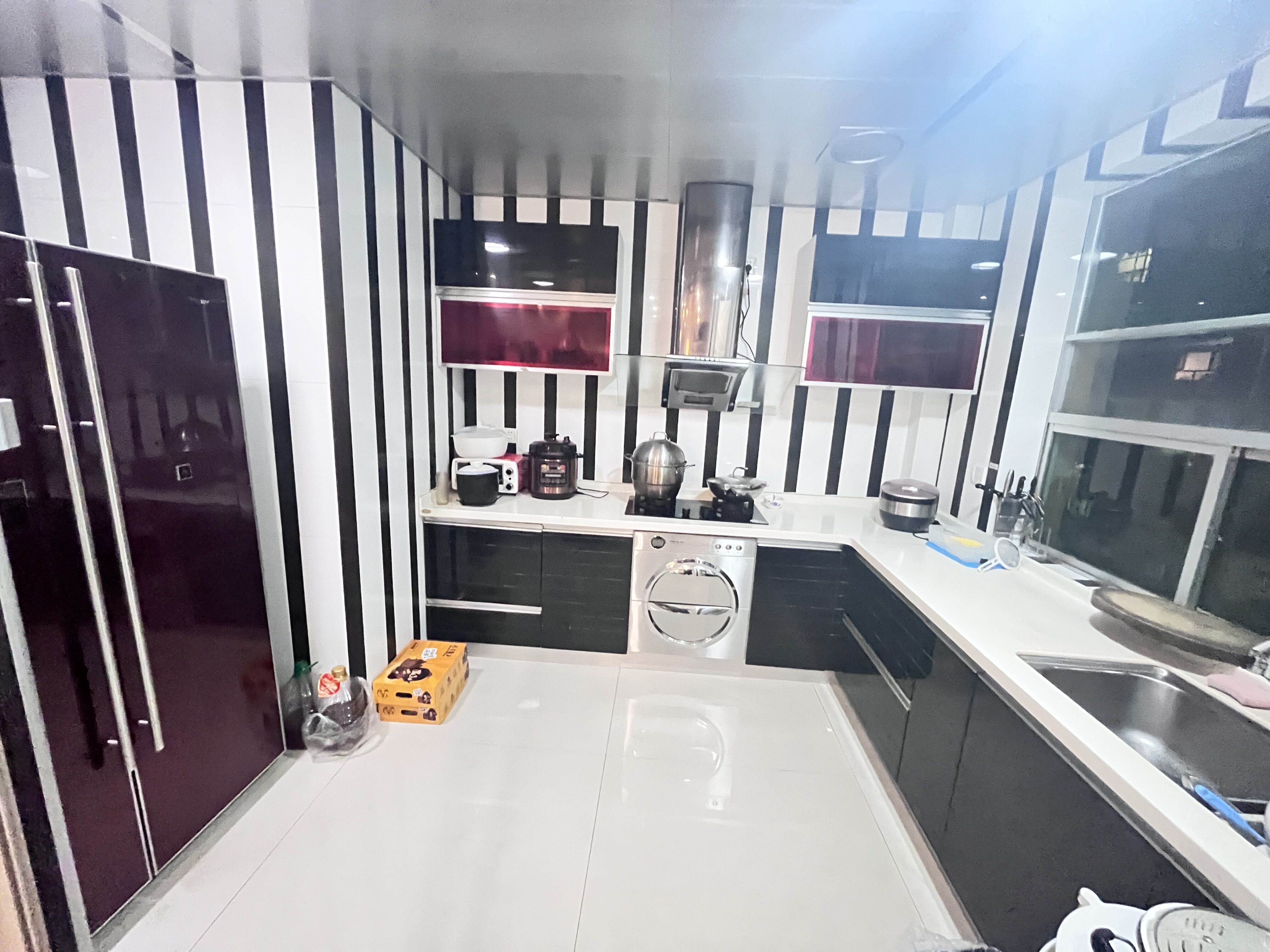 四季花园  4室2厅2卫   105.00万 四季花园  4室2厅2卫   105.00万室内图