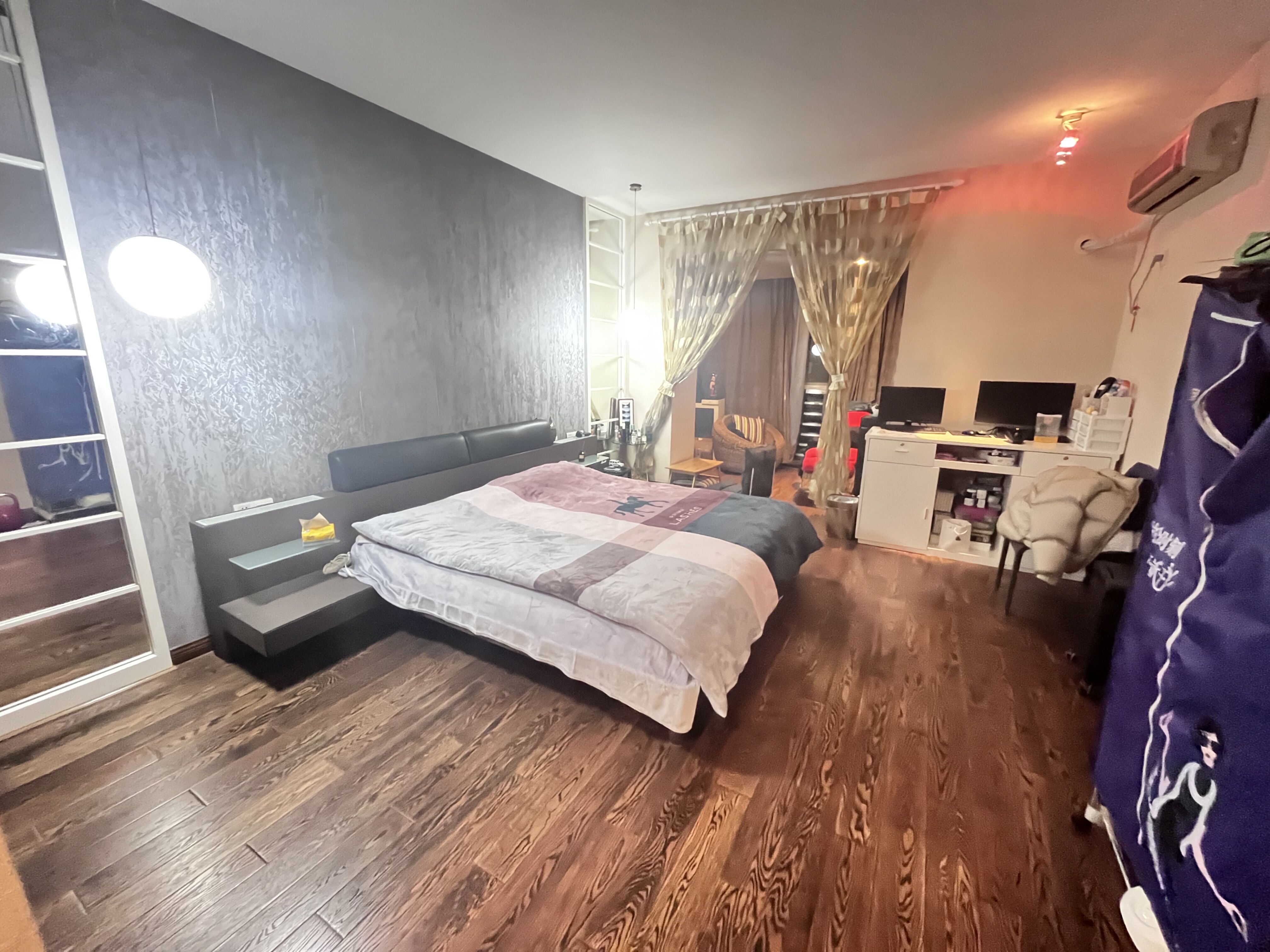 四季花园  4室2厅2卫   105.00万 四季花园  4室2厅2卫   105.00万室内图