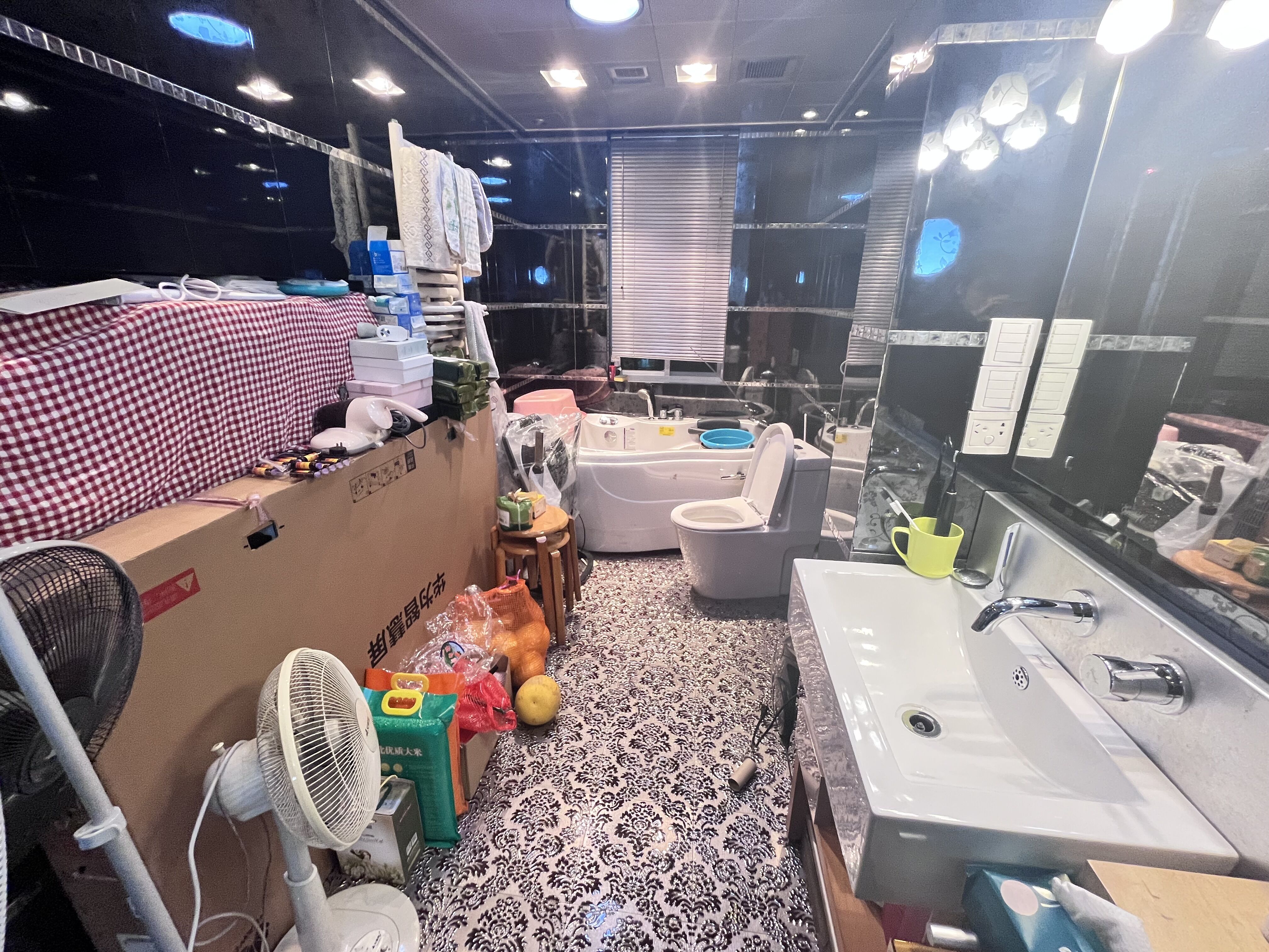 四季花园  4室2厅2卫   105.00万 四季花园  4室2厅2卫   105.00万室内图