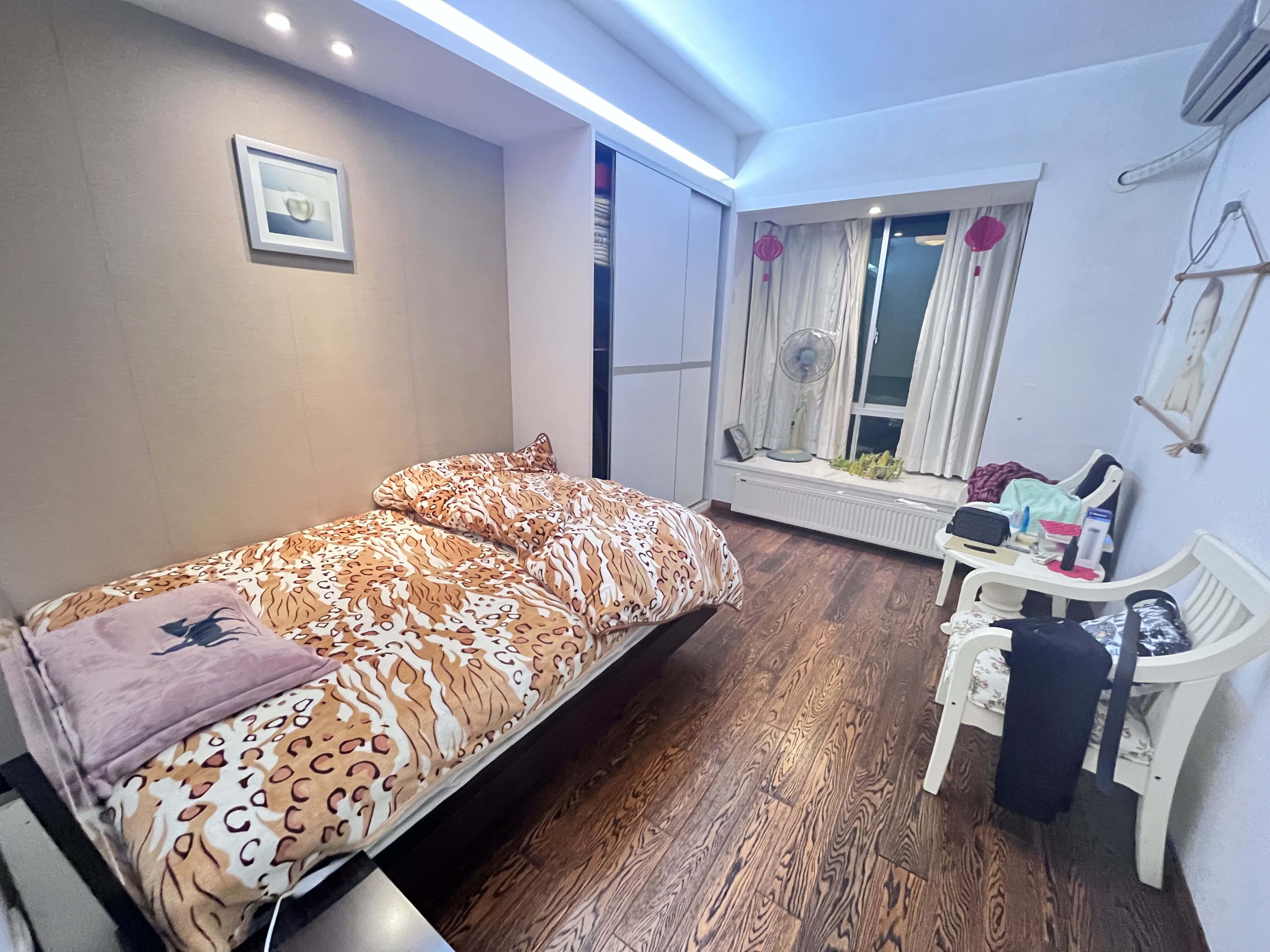 四季花园  4室2厅2卫   105.00万 四季花园  4室2厅2卫   105.00万室内图