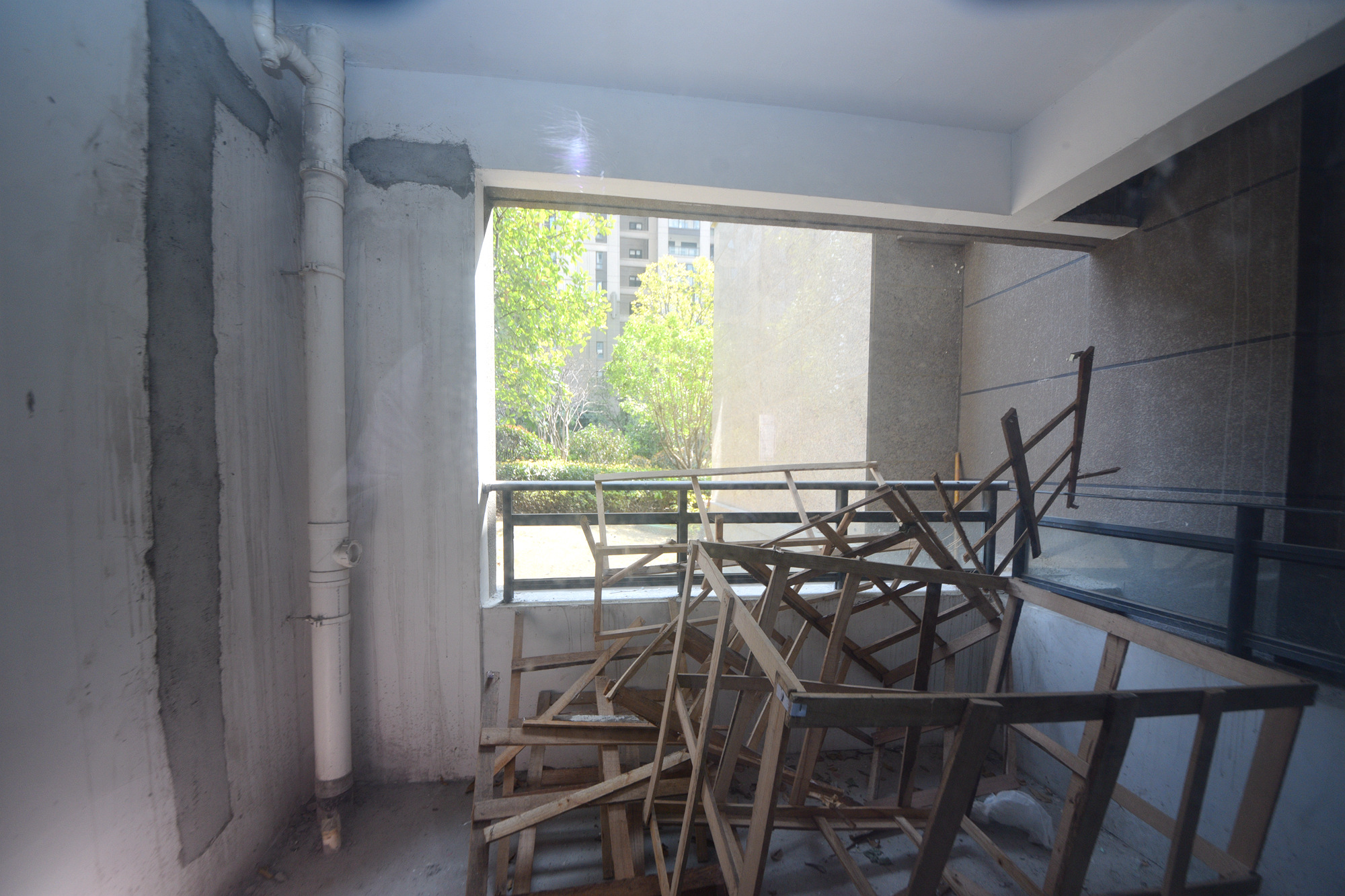 建发中央公园（建发美地）  3室2厅2卫    196.0万阳台