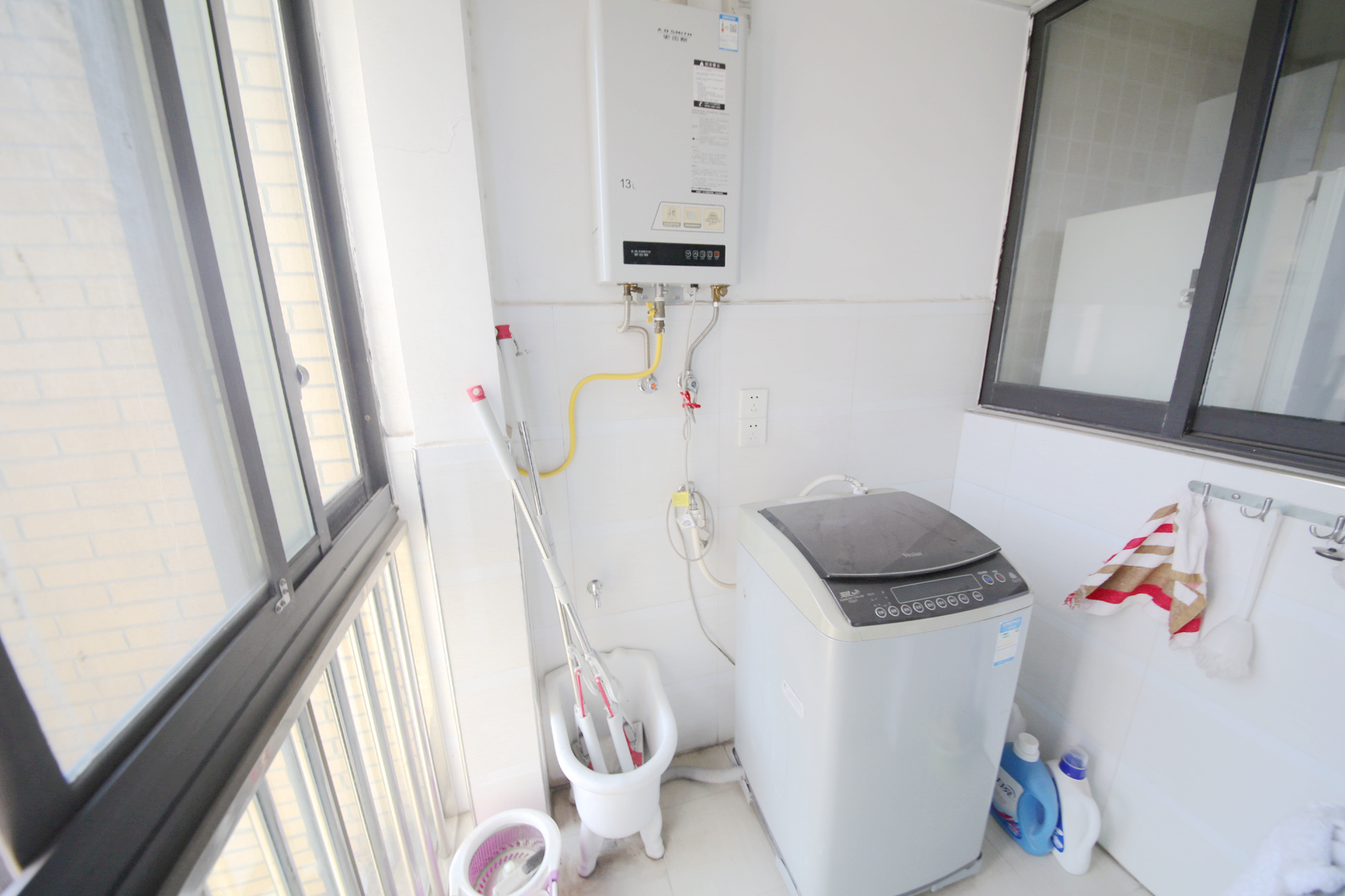 长房白沙湾  2室2厅2卫    89.8万阳台