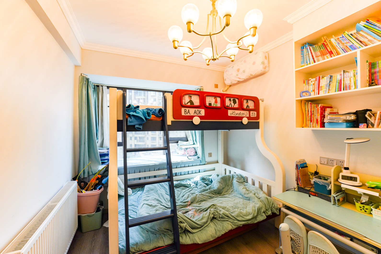 保利大都汇一期、二期  3室2厅2卫    160.0万卧室