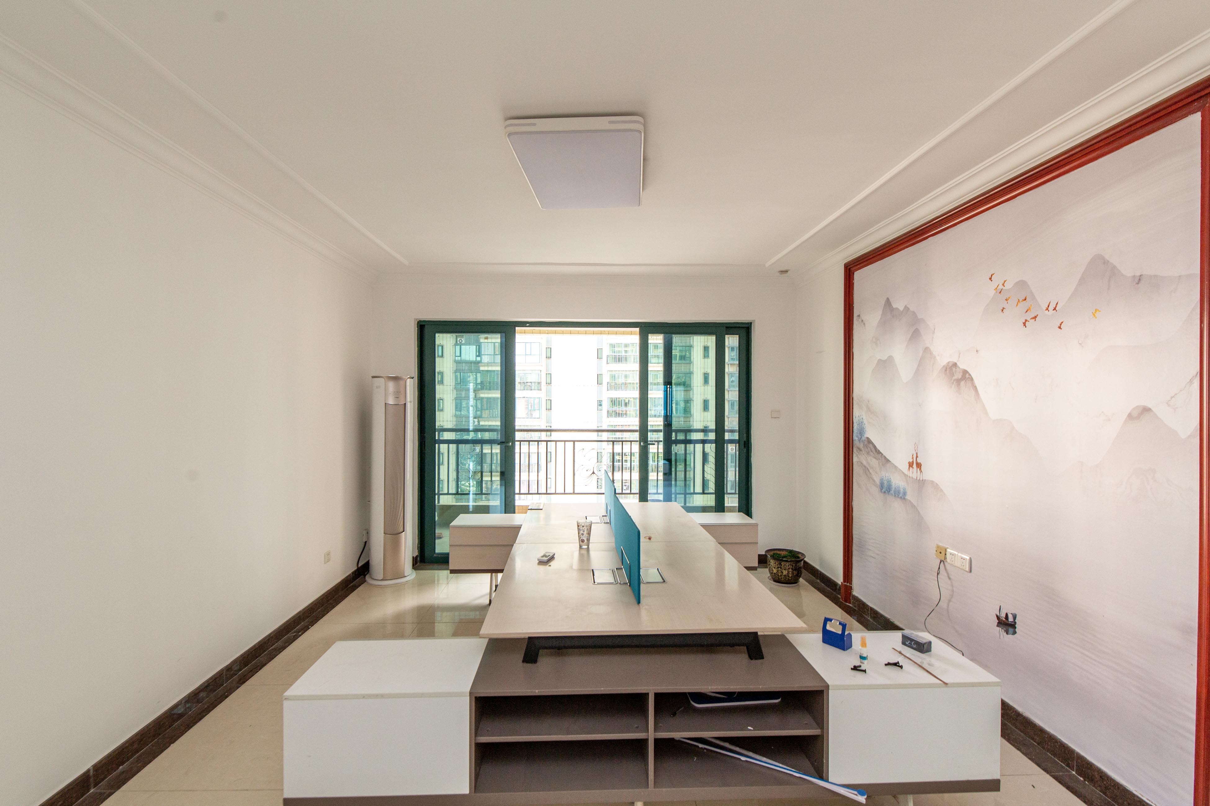 恒大绿洲  4室2厅2卫    206.8万客厅