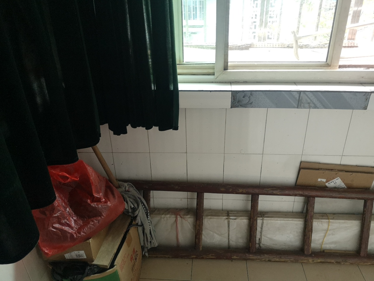 王塔冲二村 2室1厅1卫 26.80万 王塔冲二村 2室1厅1卫 26.80万室内图