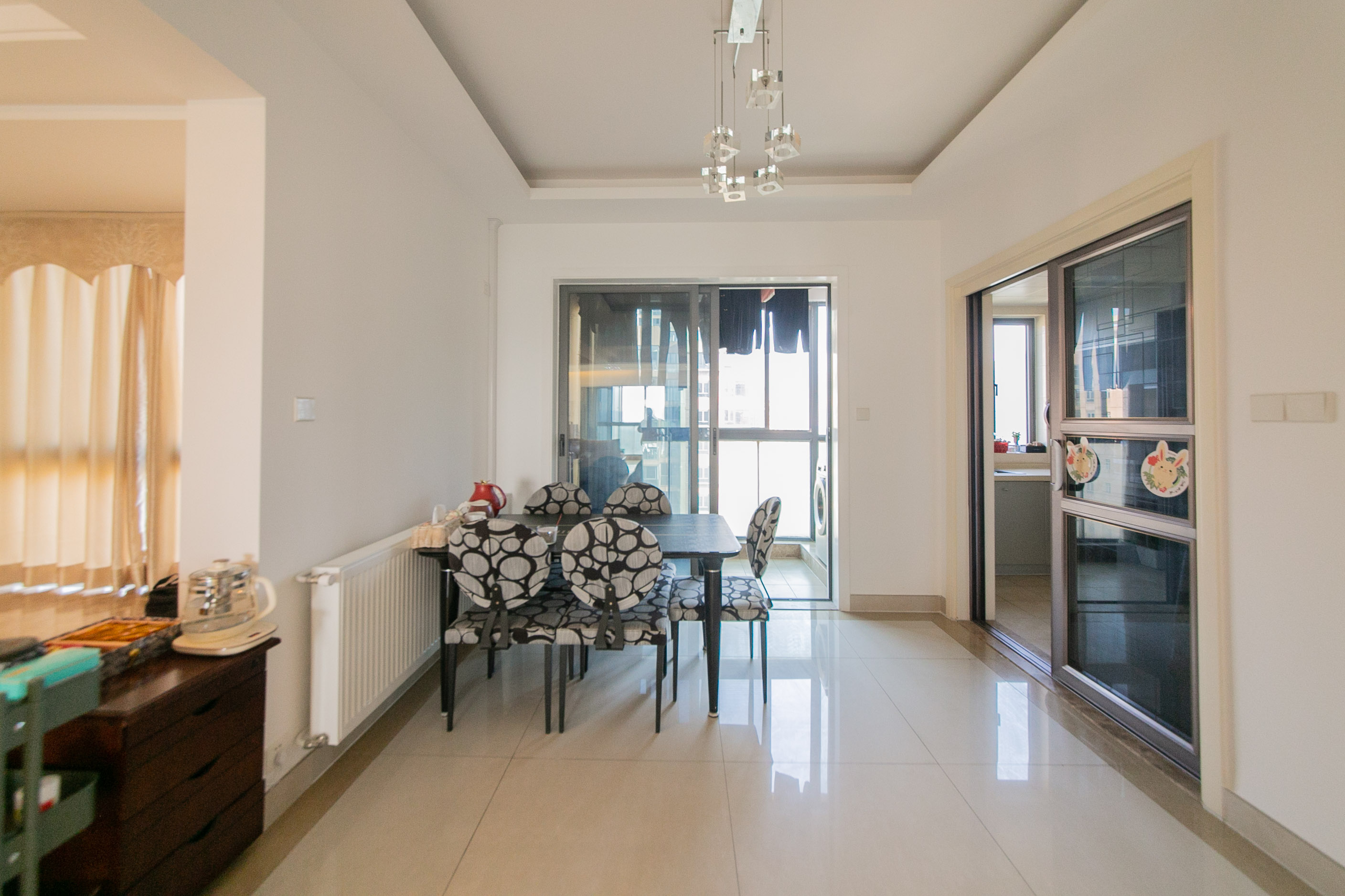 珠江花城三期锦鲤 4室2厅2卫 140.0万 珠江花城三期锦鲤 4室2厅2卫 140.0万客厅