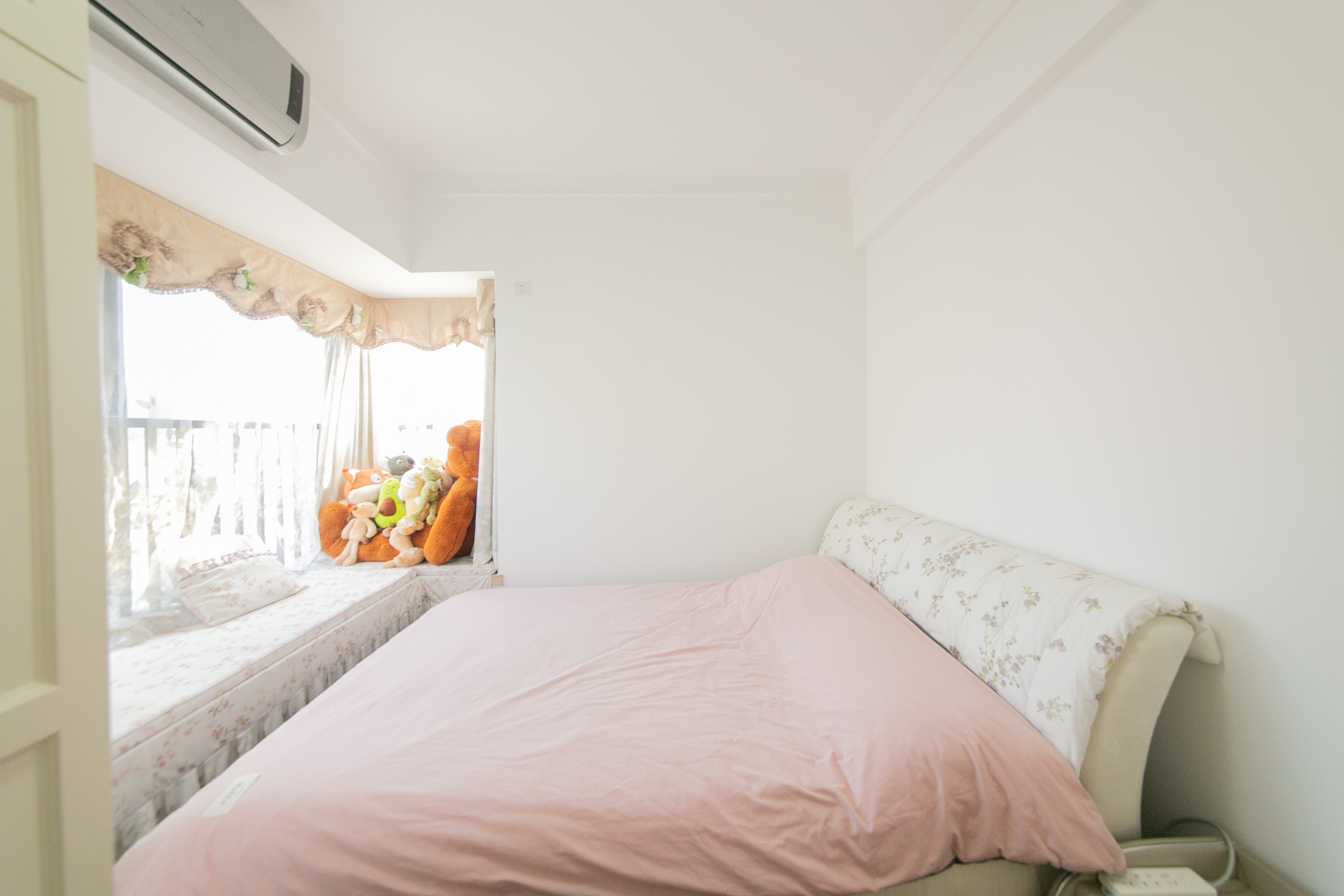 珠江花城三期锦鲤 4室2厅2卫 140.0万 珠江花城三期锦鲤 4室2厅2卫 140.0万卧室