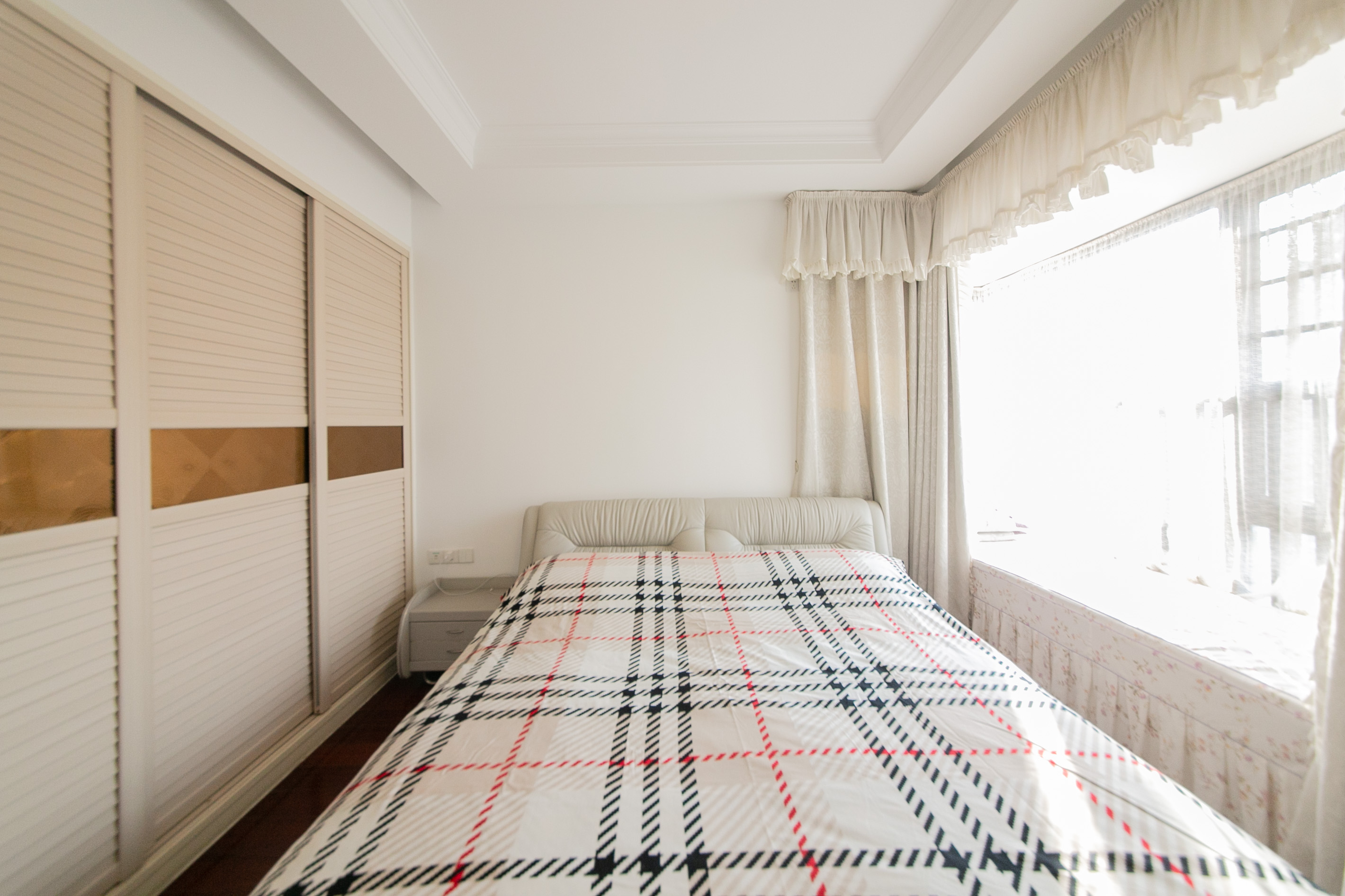 珠江花城三期锦鲤 4室2厅2卫 140.0万 珠江花城三期锦鲤 4室2厅2卫 140.0万卧室