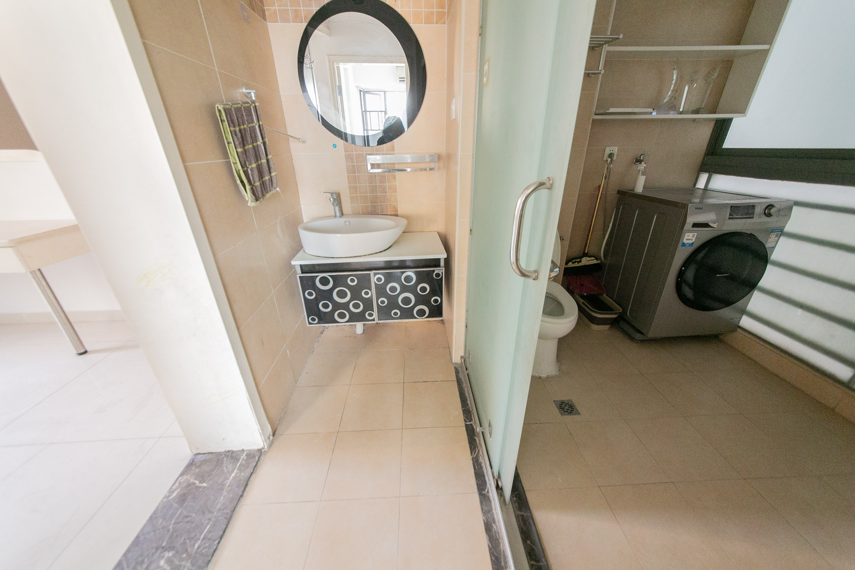 滨江君悦香邸  2室2厅1卫    100.0万卫生间