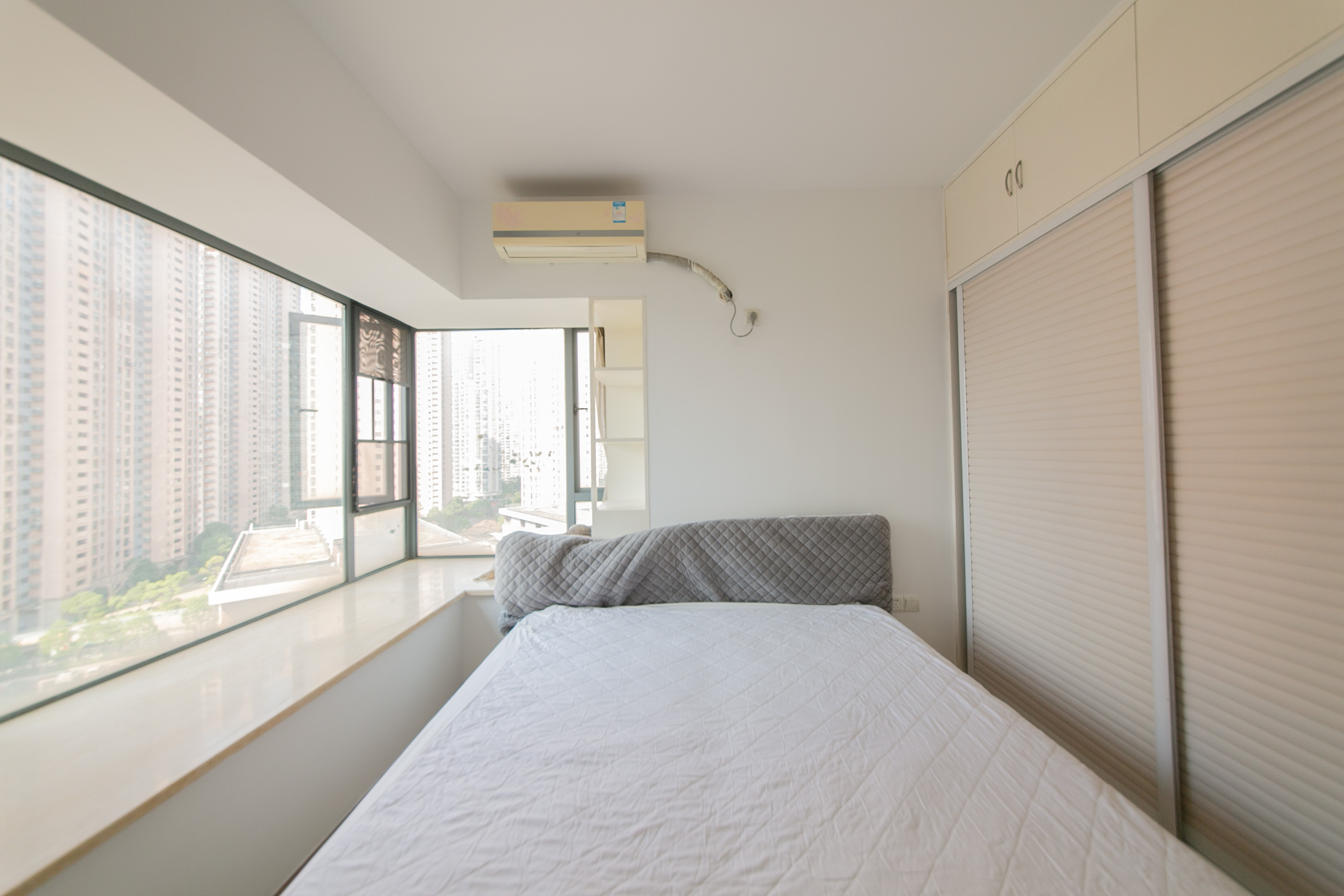 滨江君悦香邸  2室2厅1卫    100.0万卧室