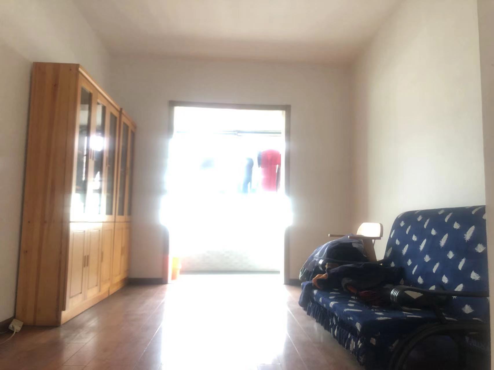 江岸人家 5室2厅2卫 90.00万 江岸人家 5室2厅2卫 90.00万室内图