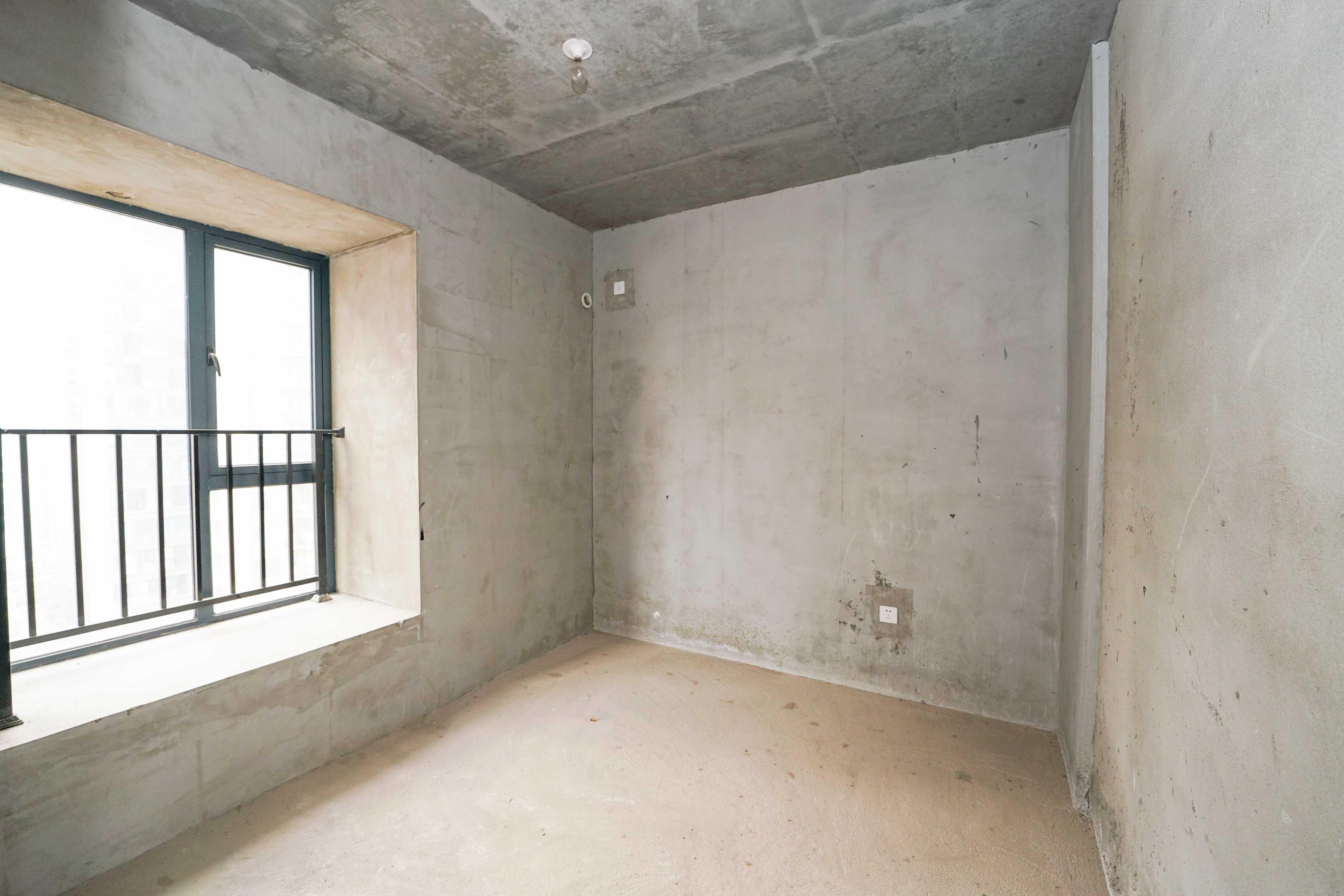 中建嘉和城  3室2厅2卫   90.00万卧室