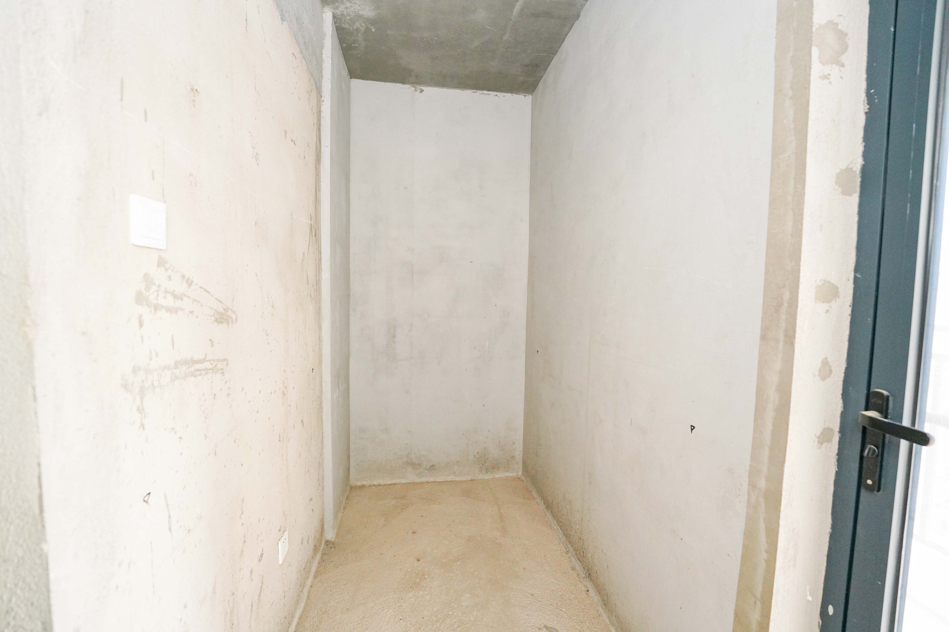 中建嘉和城  3室2厅2卫   90.00万卧室