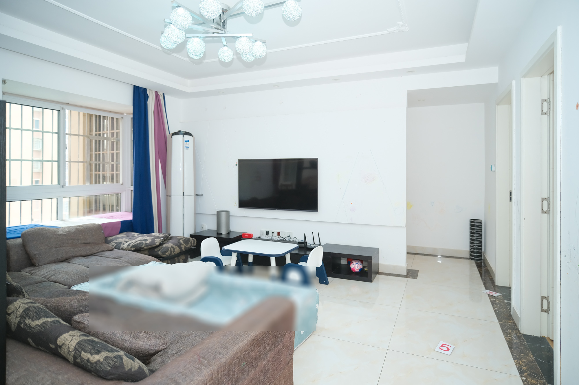 山水湾 4室2厅1卫 80.00万 山水湾 4室2厅1卫 80.00万客厅