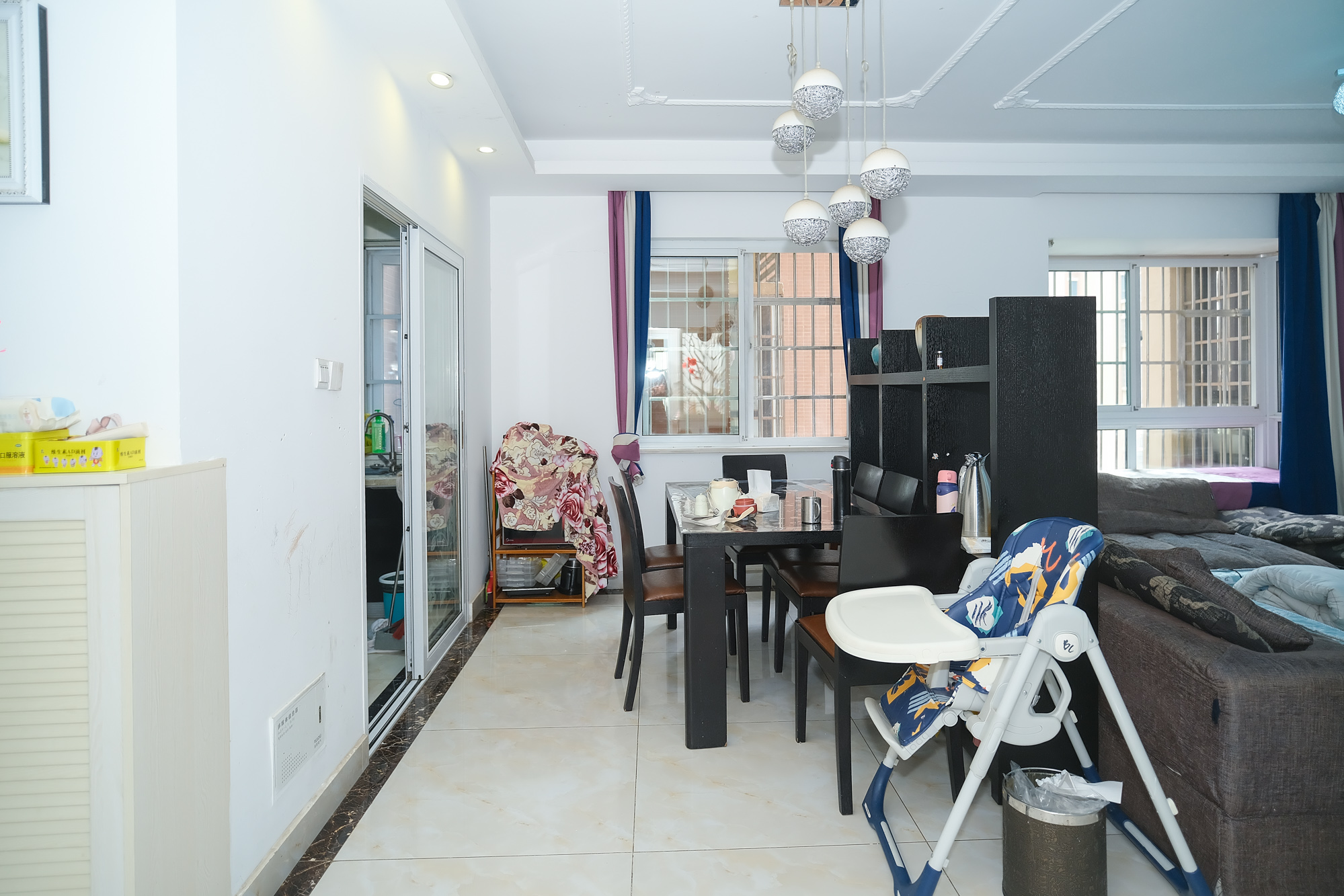 山水湾 4室2厅1卫 80.00万 山水湾 4室2厅1卫 80.00万客厅