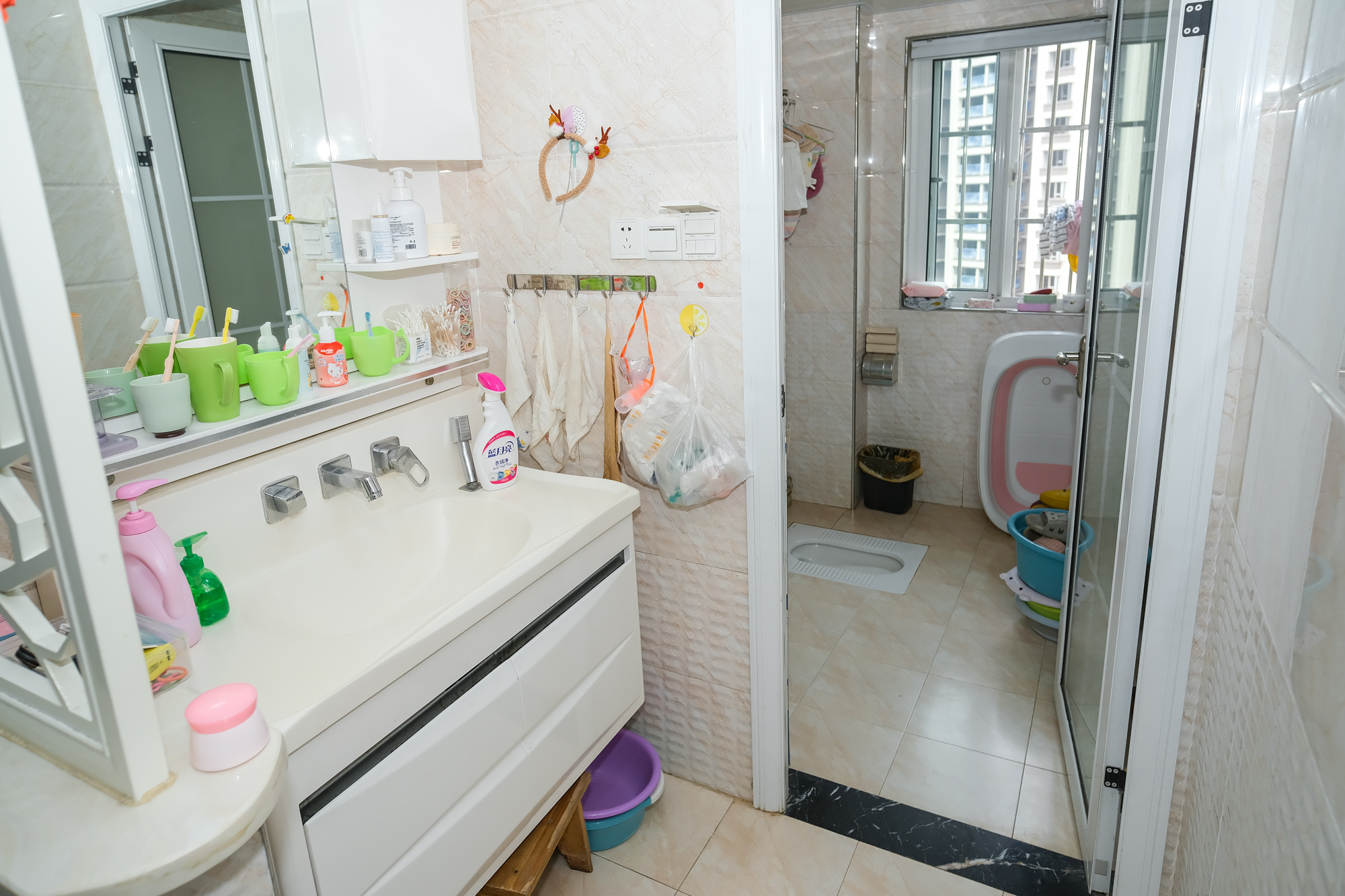 山水湾 4室2厅1卫 80.00万 山水湾 4室2厅1卫 80.00万卫生间