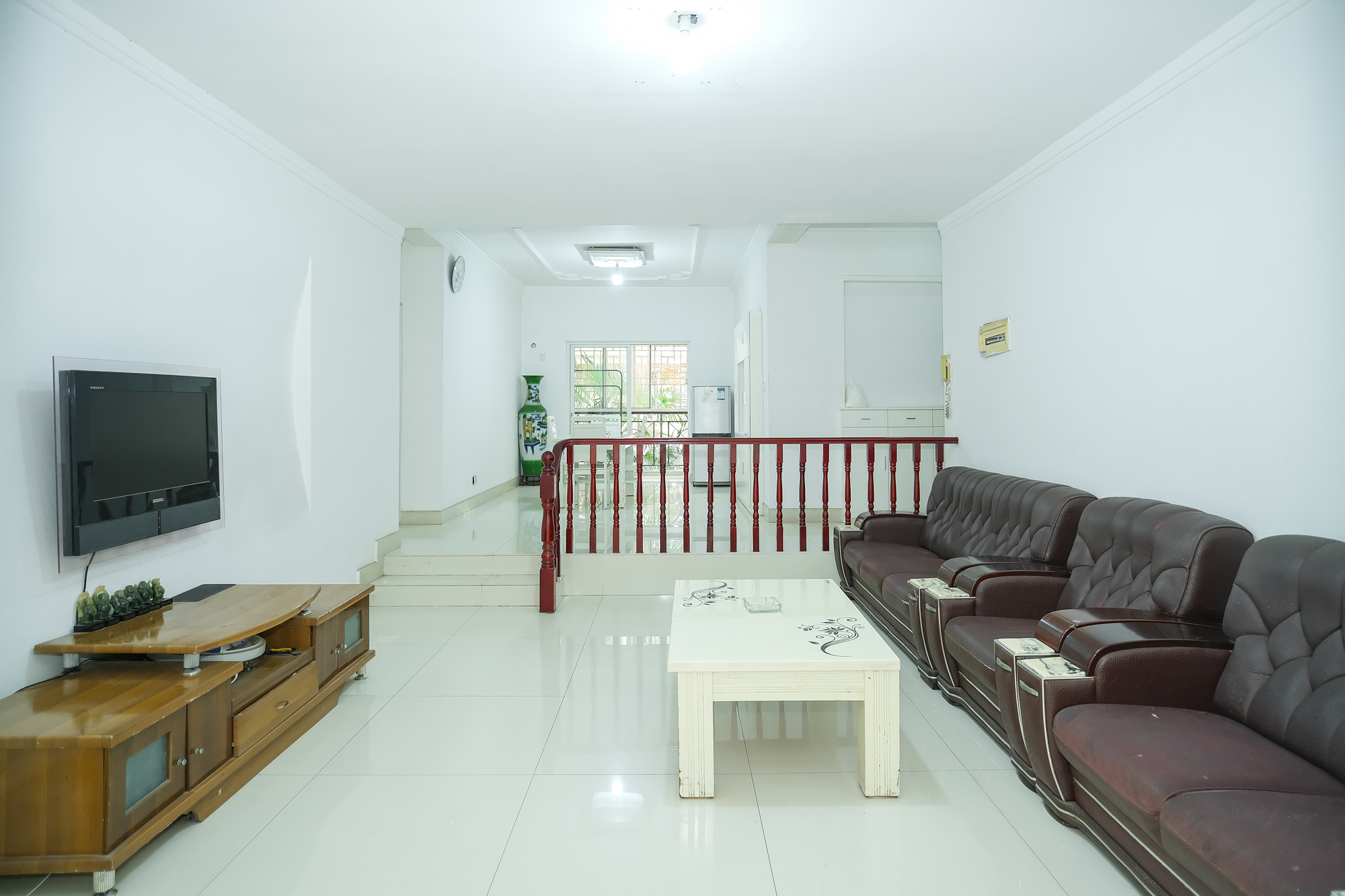 山水人家三期 4室2厅2卫 78.00万 山水人家三期 4室2厅2卫 78.00万客厅