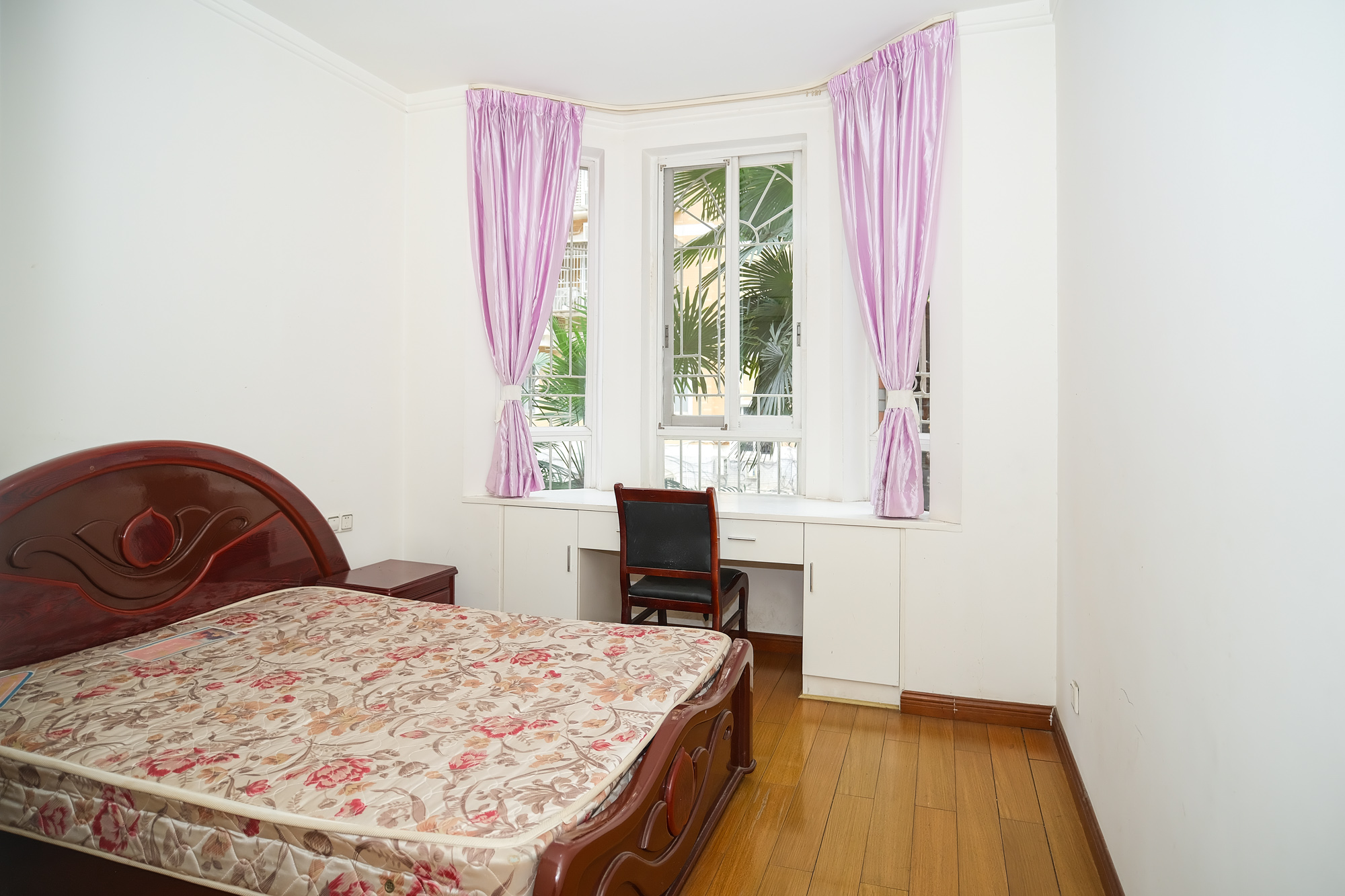 山水人家三期 4室2厅2卫 78.00万 山水人家三期 4室2厅2卫 78.00万卧室