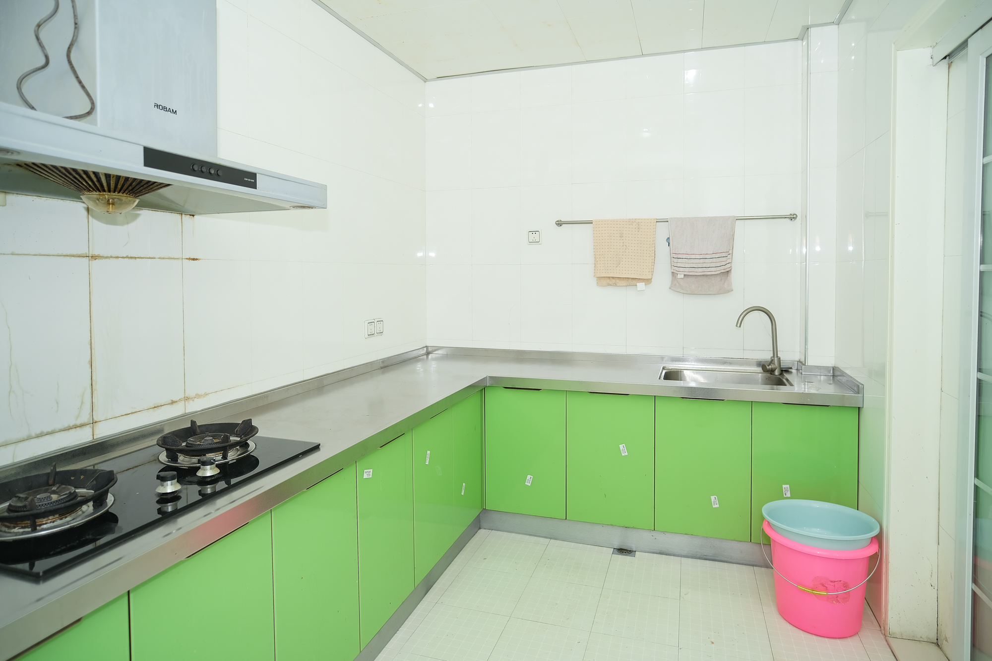 山水人家三期 4室2厅2卫 78.00万 山水人家三期 4室2厅2卫 78.00万厨房