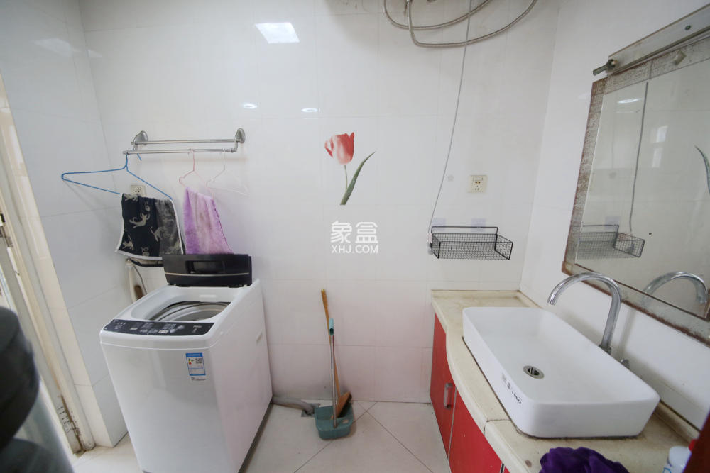 長(zhǎng)遠(yuǎn)華樟名府  4室2廳1衛(wèi)   126.00萬