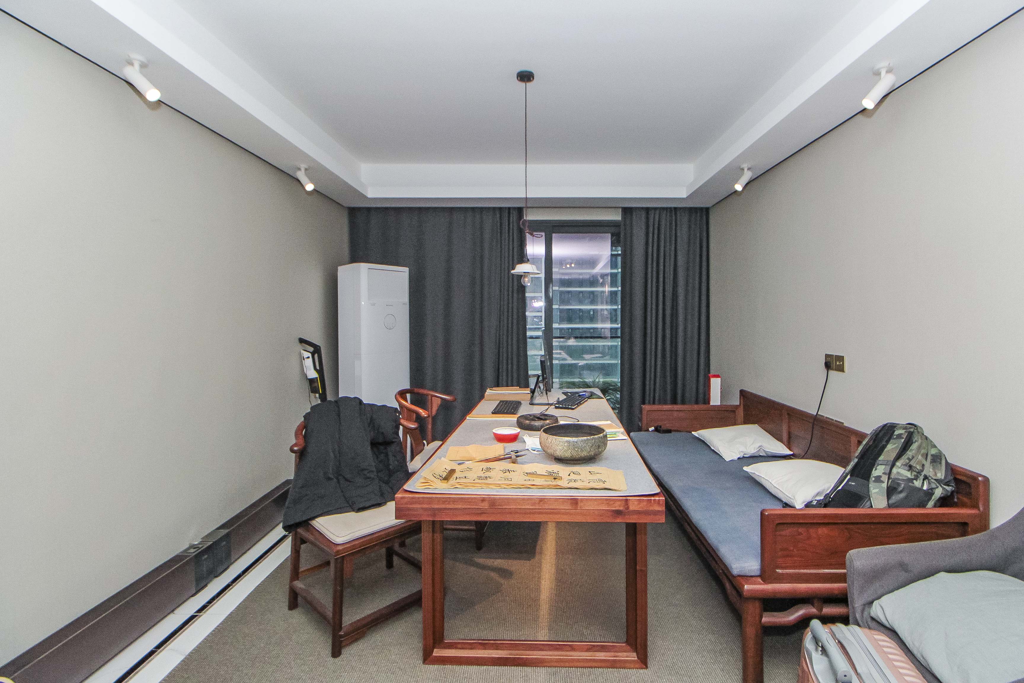 中海阅麓山一期 3室2厅2卫 135.0万 中海阅麓山一期 3室2厅2卫 135.0万客厅