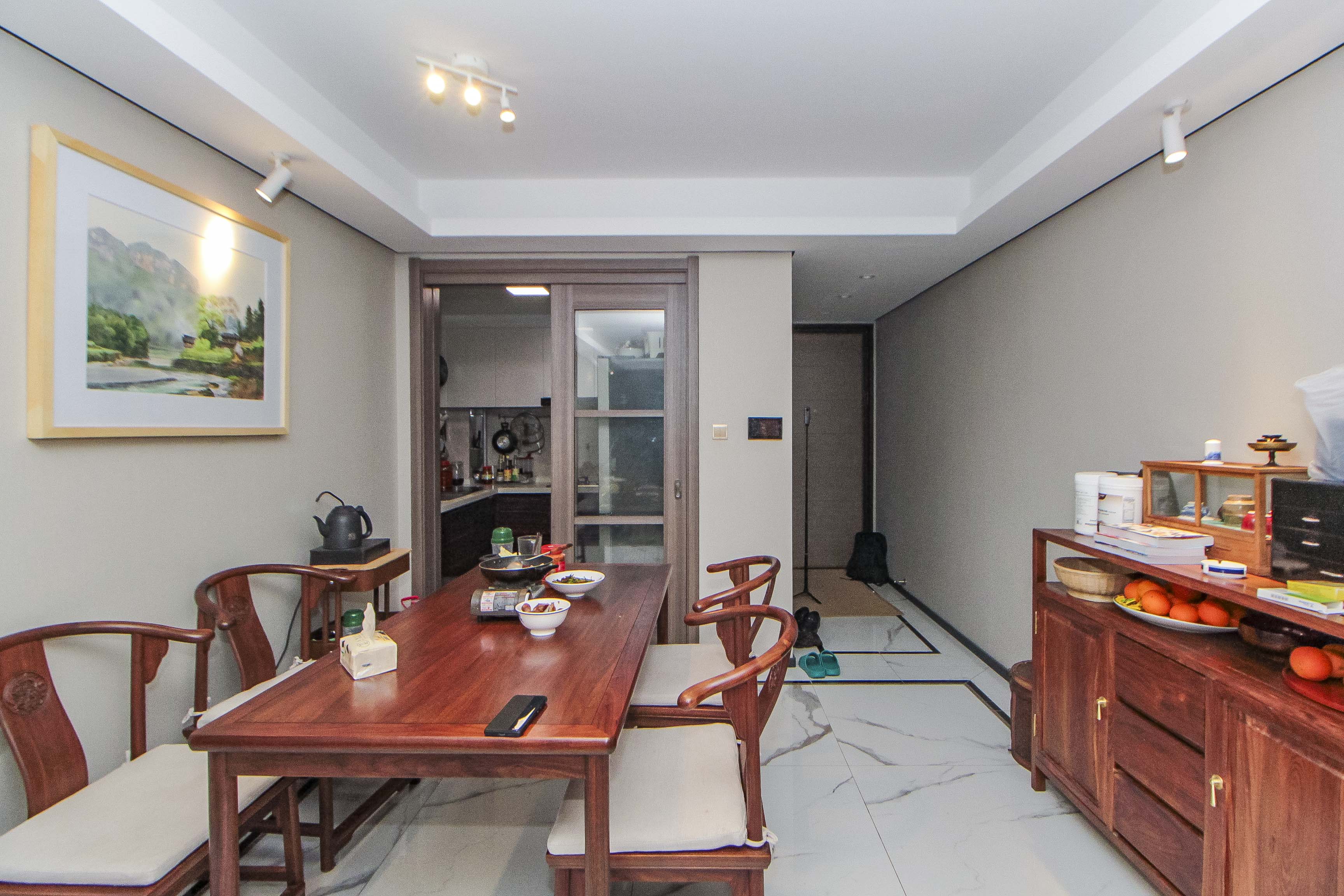 中海阅麓山一期 3室2厅2卫 135.0万 中海阅麓山一期 3室2厅2卫 135.0万客厅